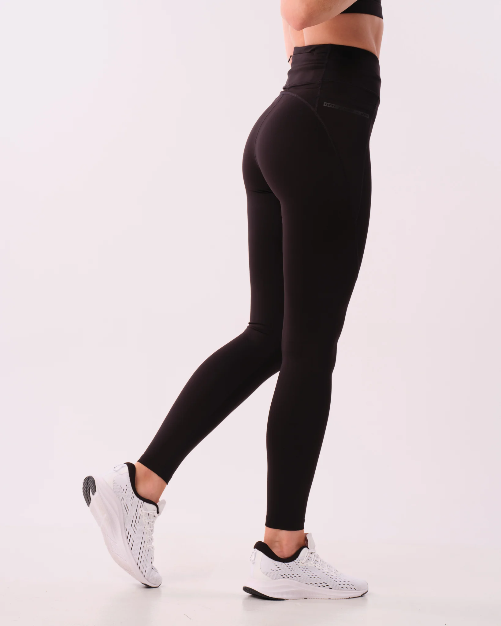 LEVITY Conquer Running Pocket Tights Black