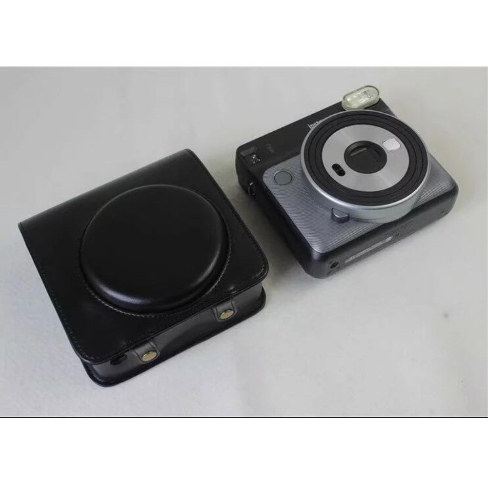 (14x14cm) Foto Kamera Ledertasche Transportbox aus Kunstleder für FUJI Instax Square SQ6 inkl. Schultergurt (108cm) - Schwarz