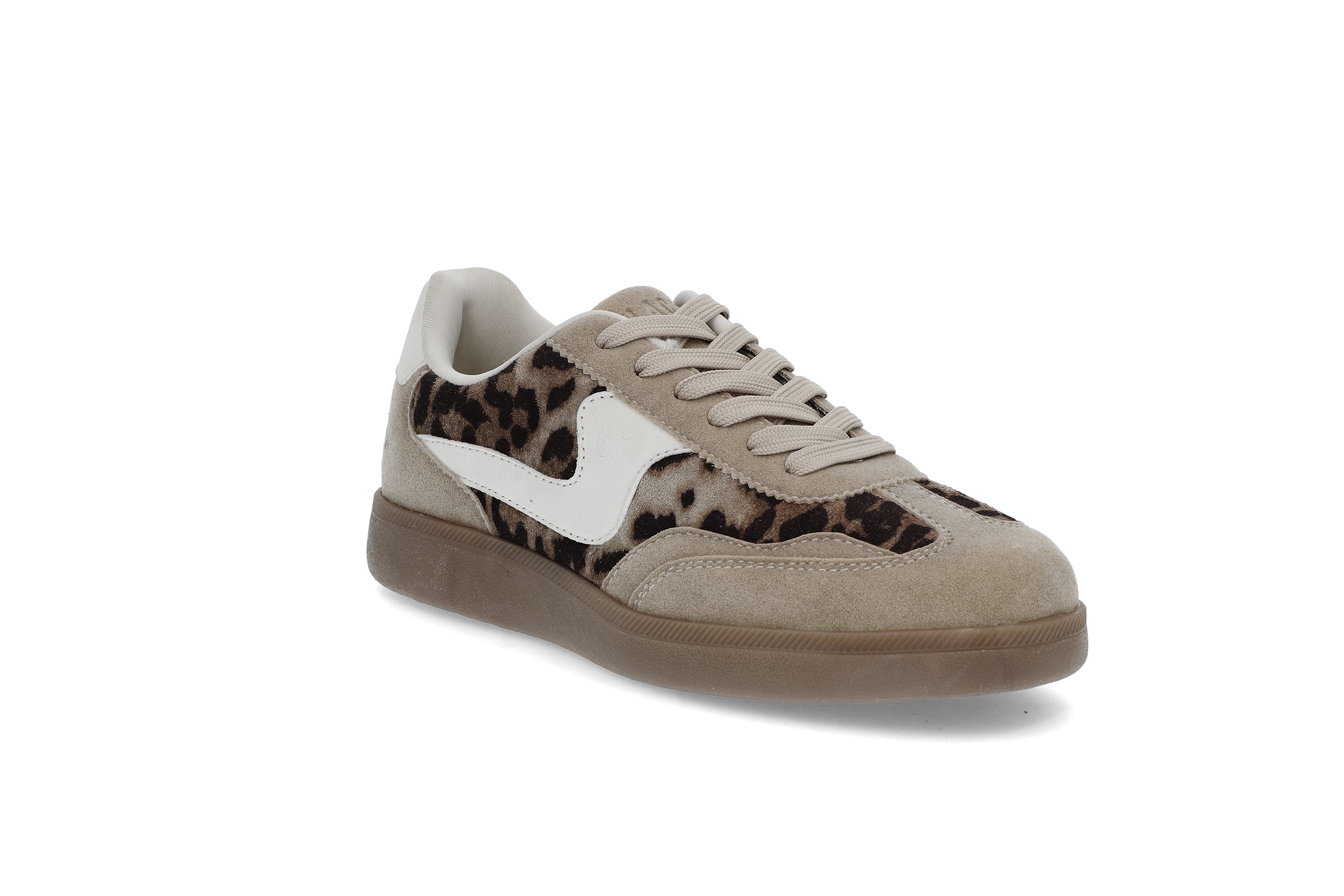 Sporty sneaker