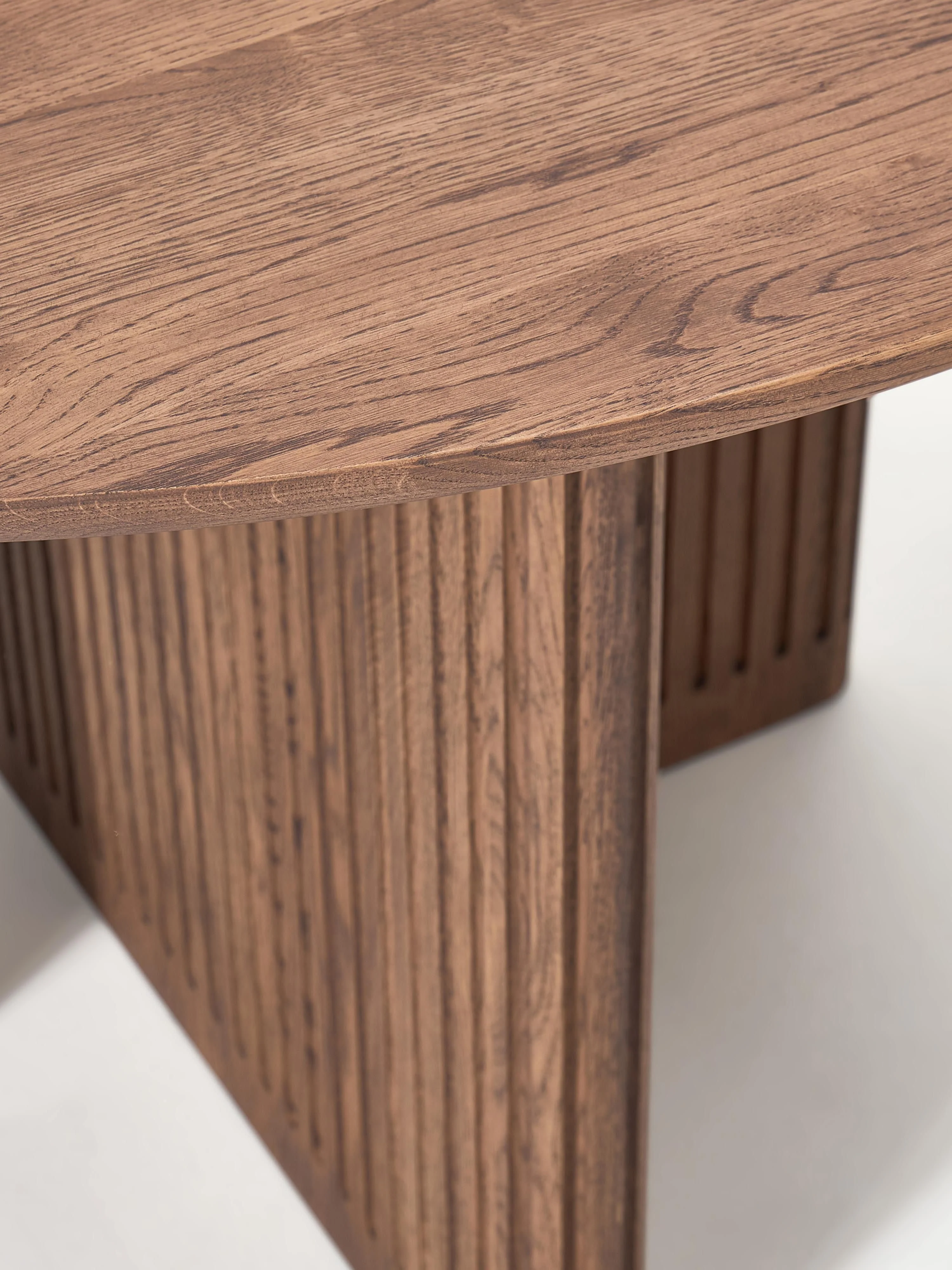 Ronde eettafel Jolka van eikenhout, in verschillende formaten