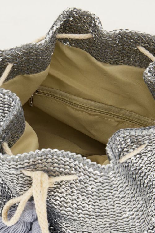 Zilverkleurige ronde schoudertas met kwastjes