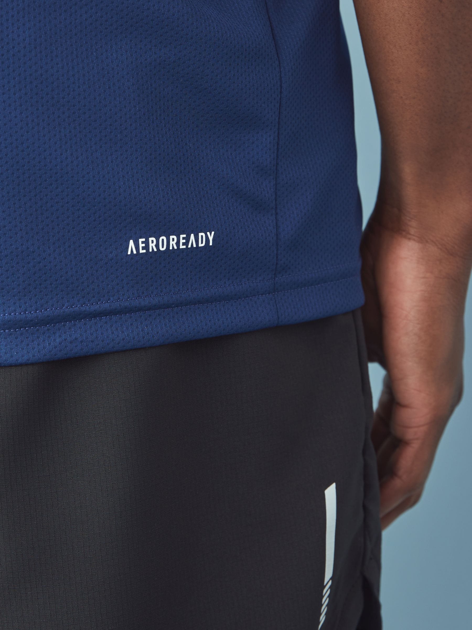 Donkerblauw - adidas Train Essentials trainingsshirt