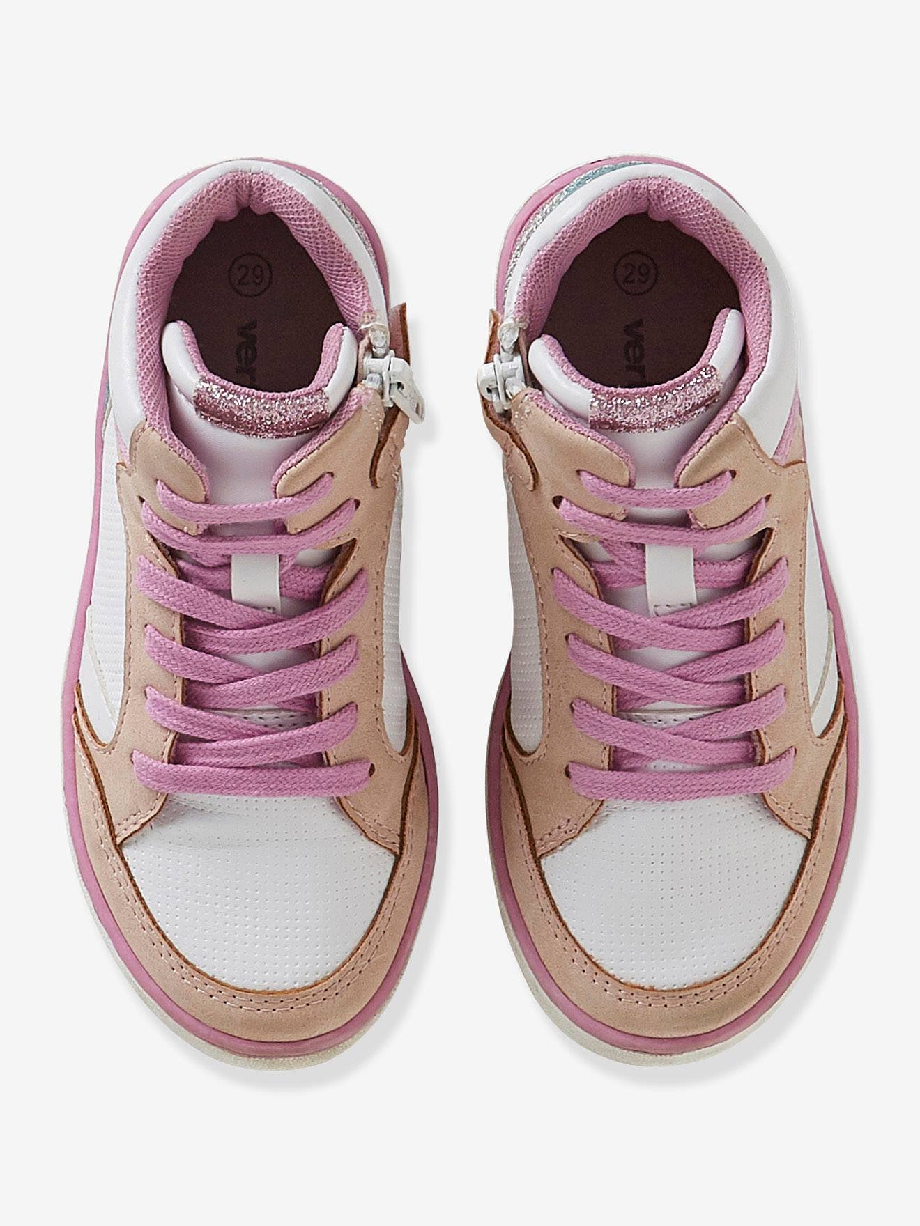 Tênis infantil feminino com zíper e cadarço, liso branco claro com estampas.