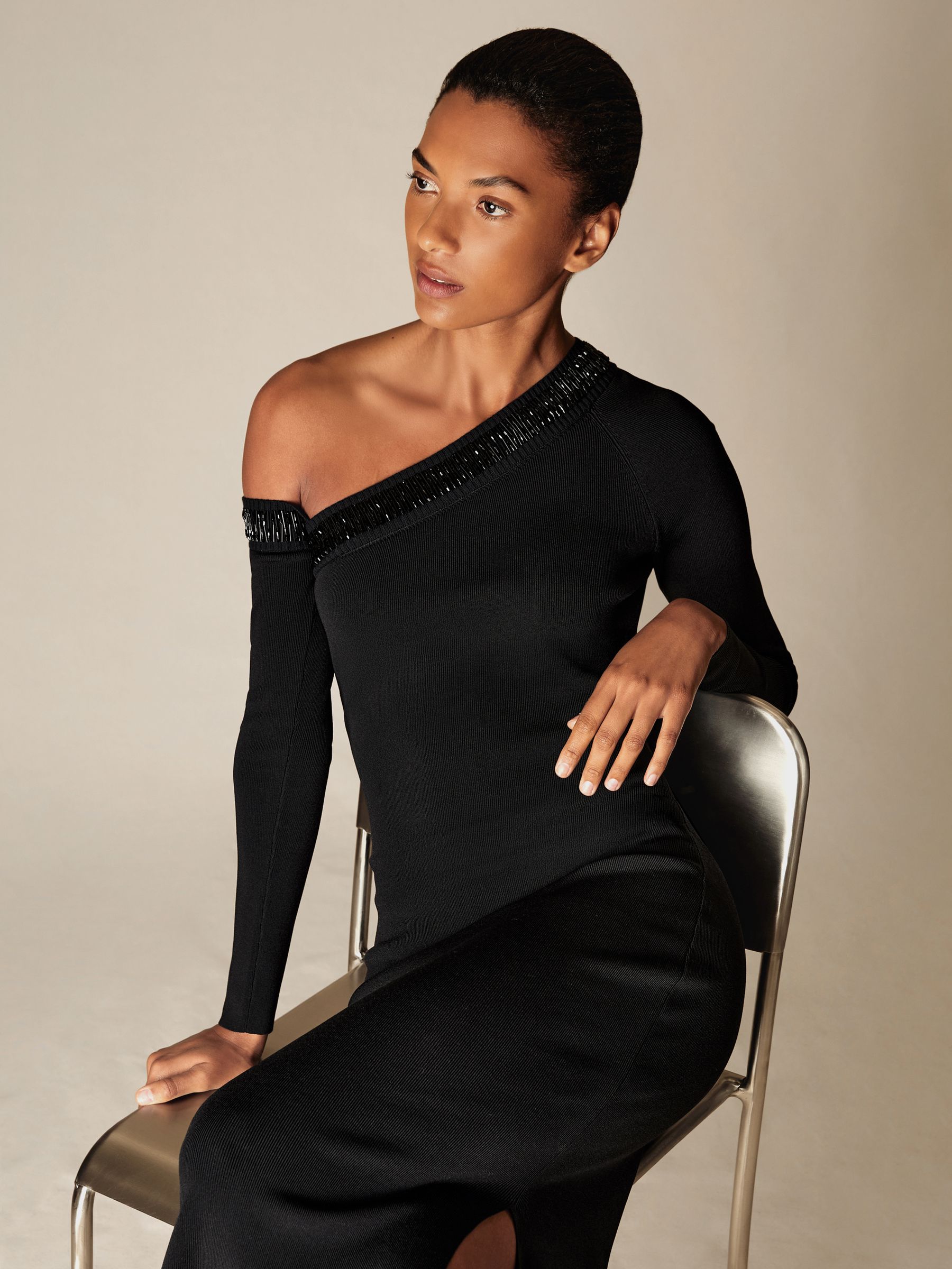 Reiss Zaide Off-Shoulder Gebreide Jurk met Kralen-Detail