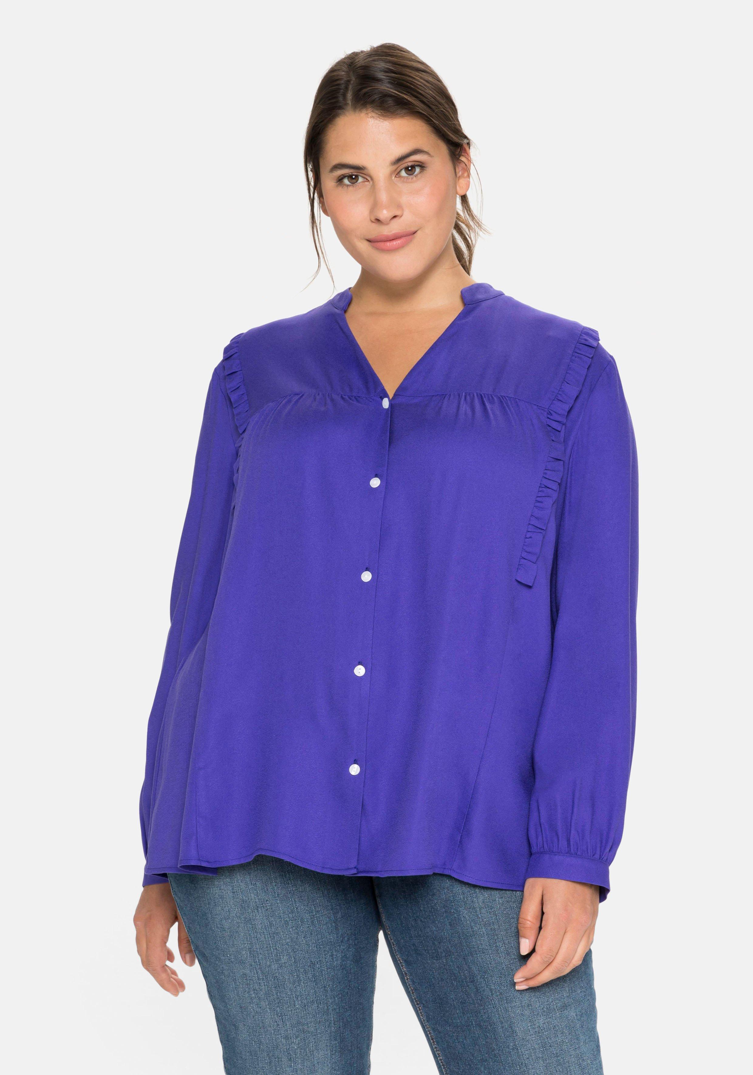 Bluse mit Rüschen und V-Ausschnitt, aus Viskose-Crêpe