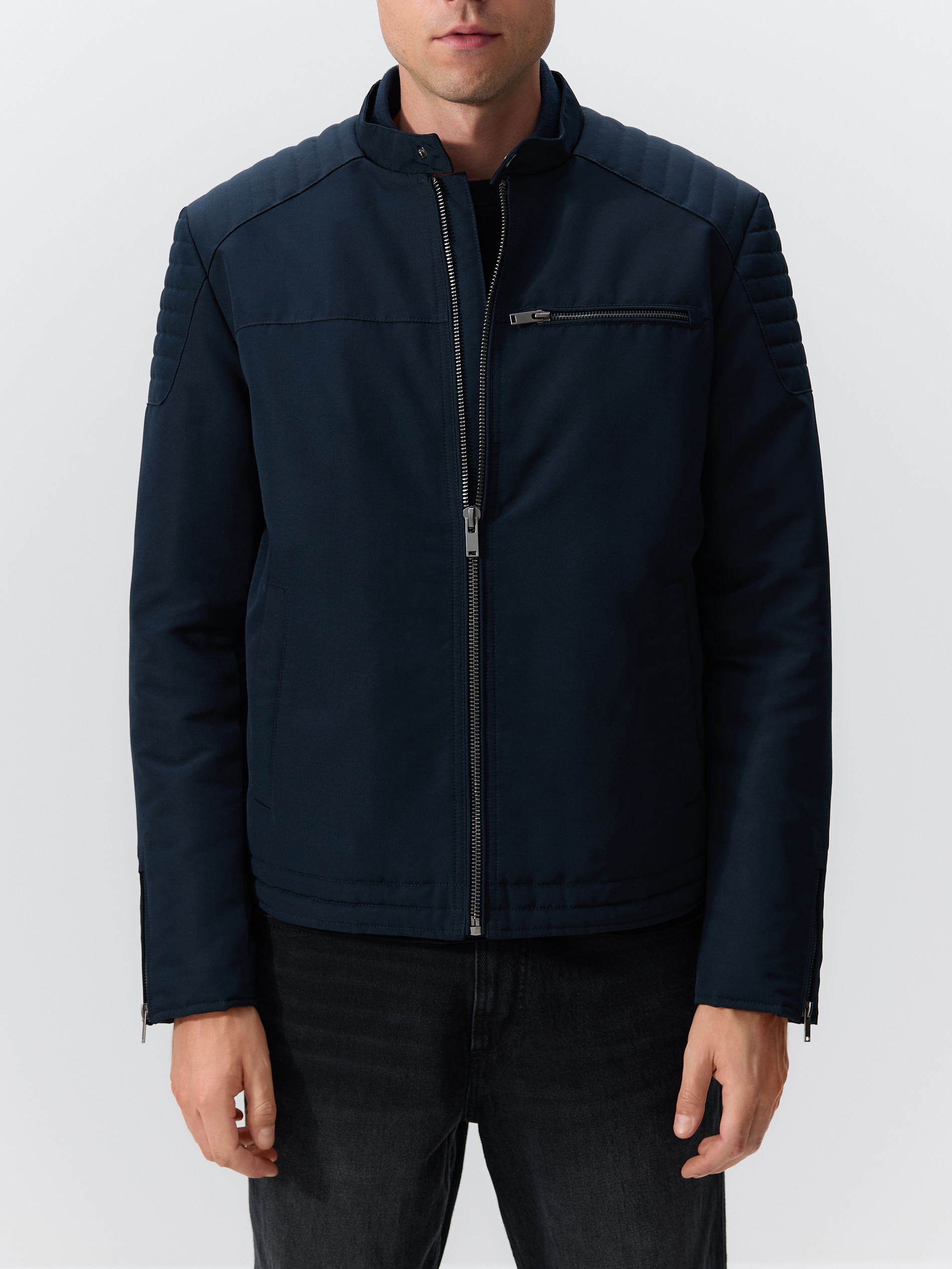 Bikerjacke mit Stehkragen