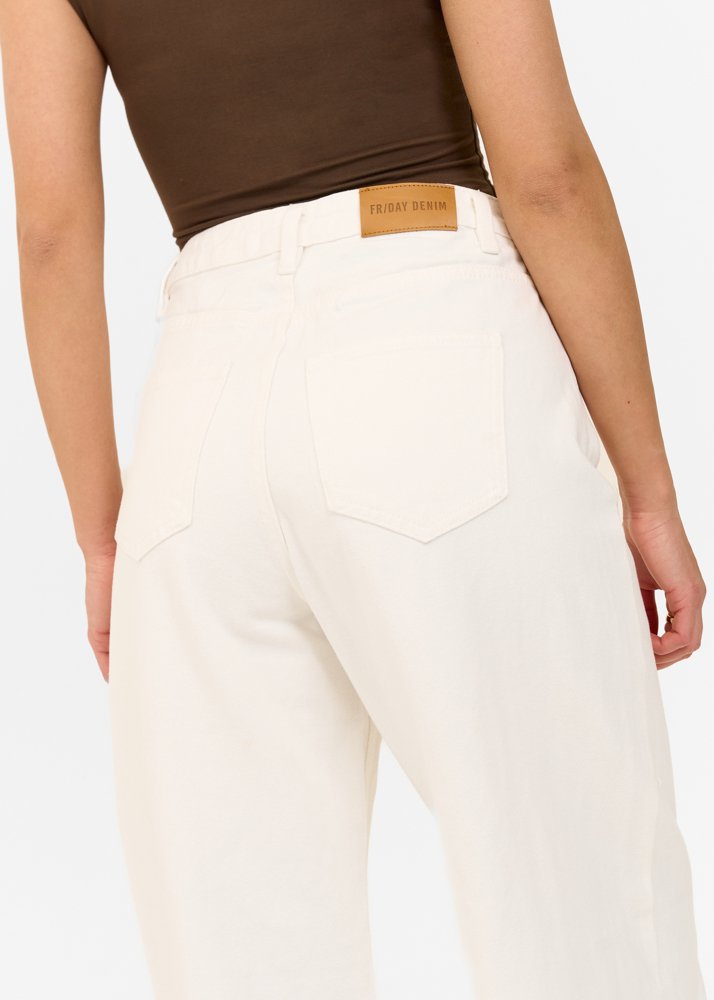 Loose fit jeans ecru