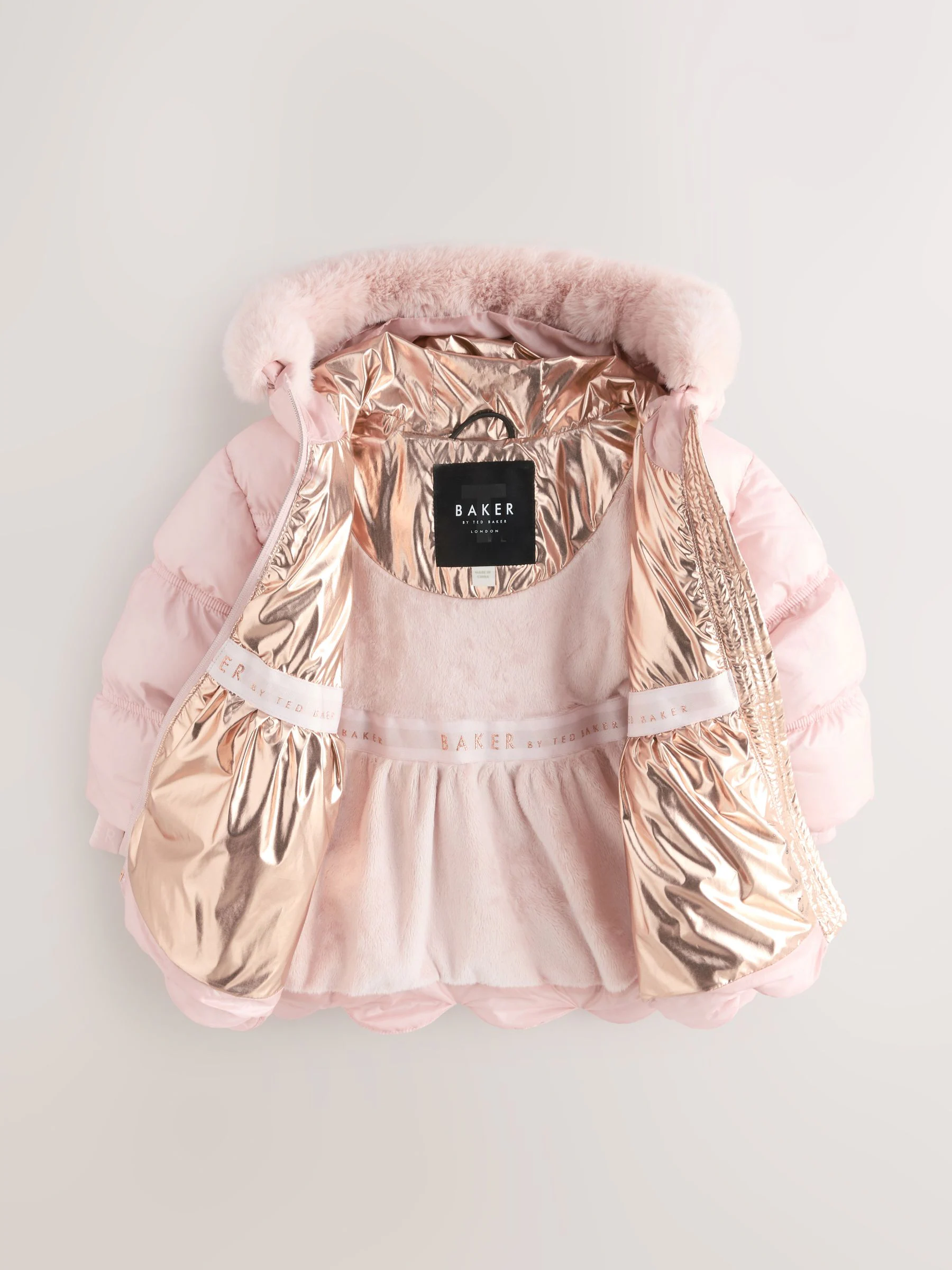 Roze - Baker by Ted Baker Regenbestendige gewatteerde jas met geschulpte rand en afneembare tas