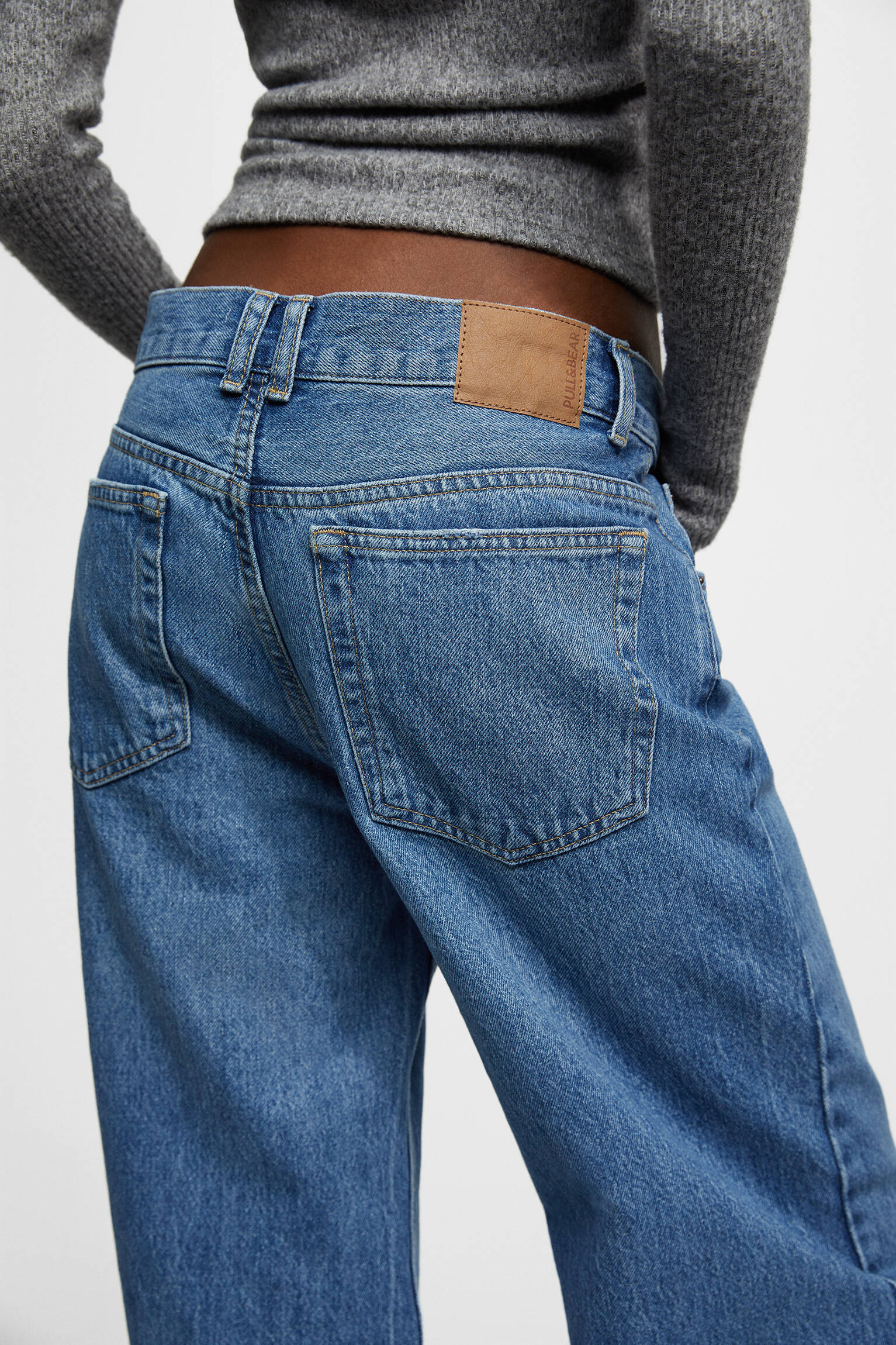 CALÇA JEANS OVERSIZED - CINTURA BAIXA - AZUL MÉDIO