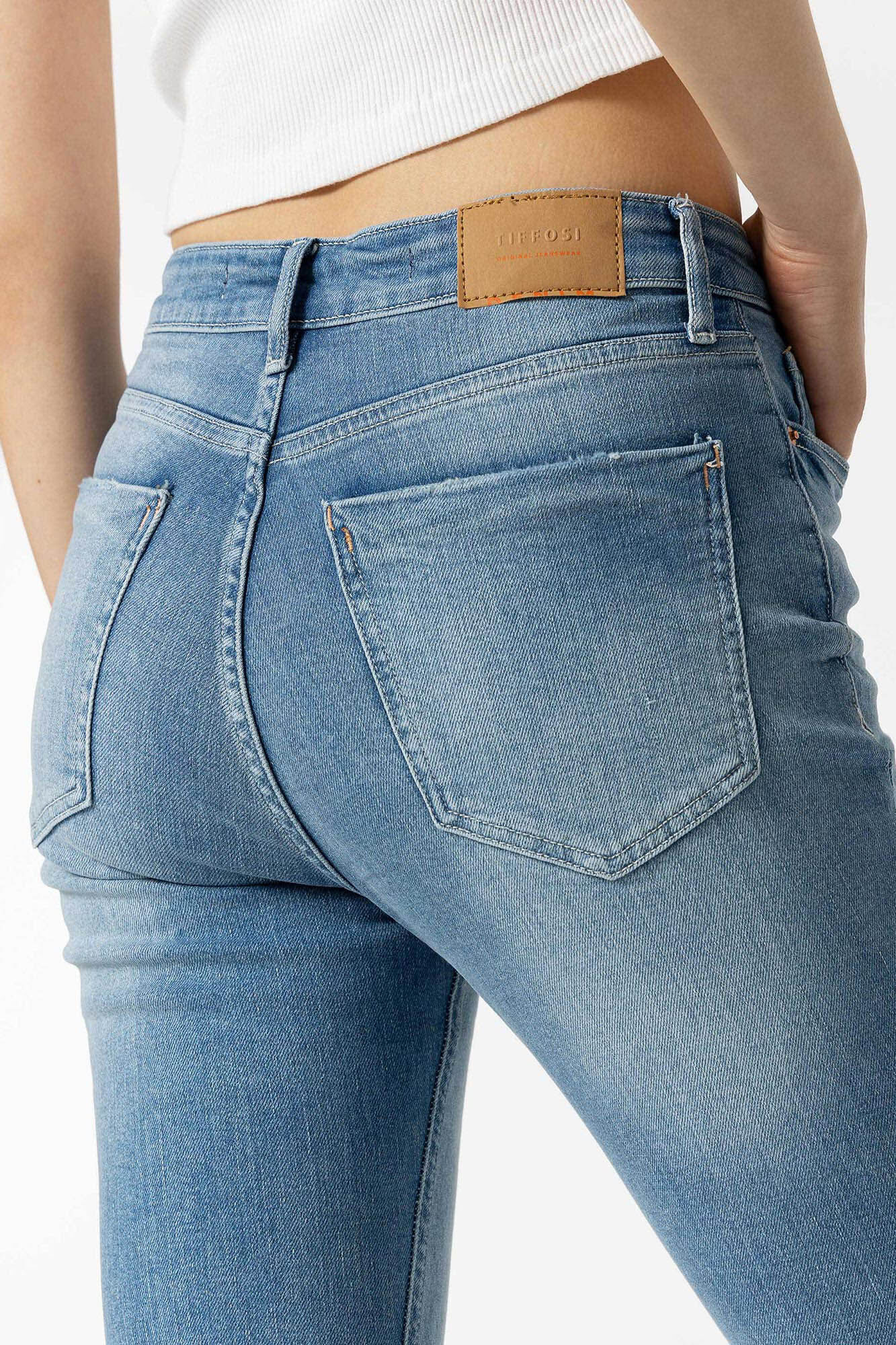 Calça jeans cropped flare de cintura alta Megan
