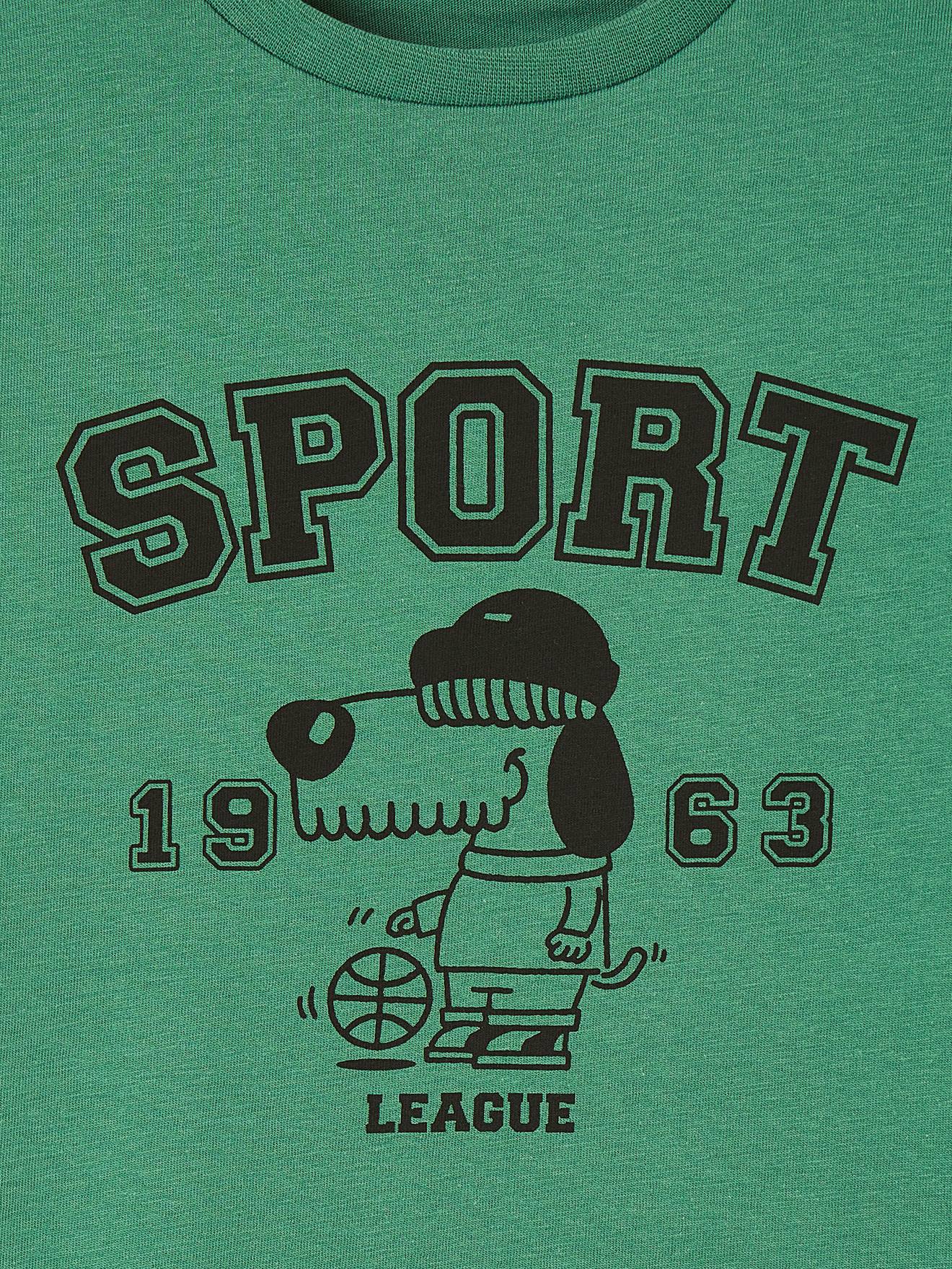 Camiseta infantil masculina lisa azul-médio com estampas e mensagem gráfica.