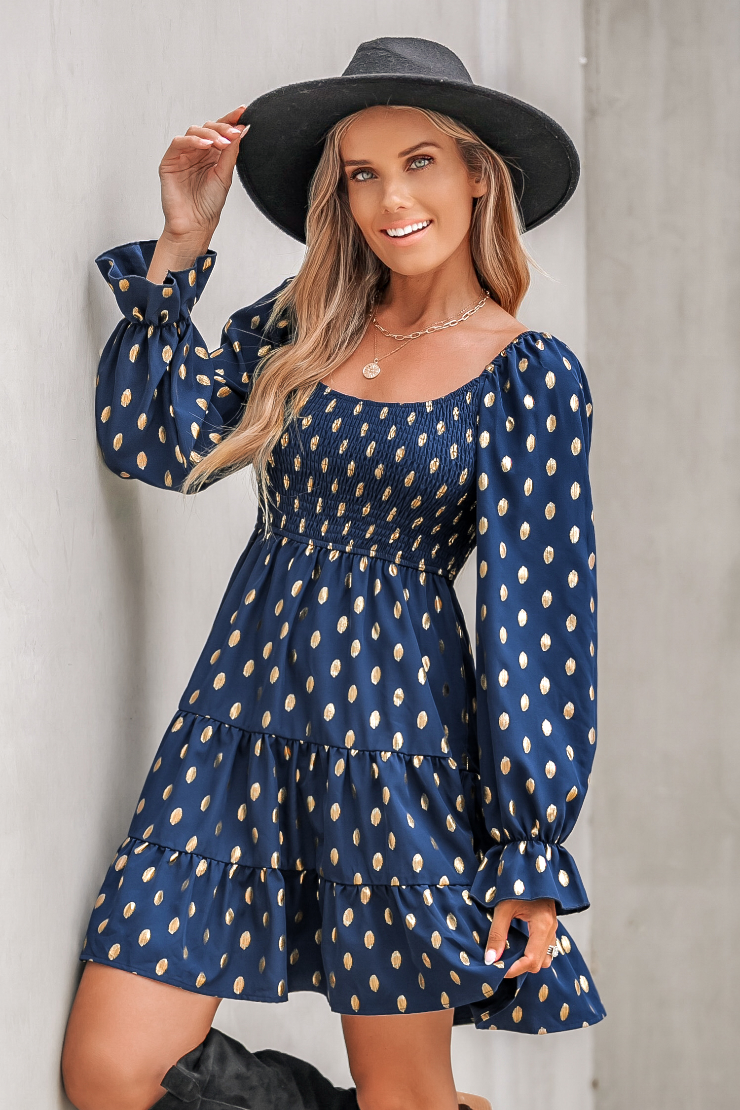 Robe mini à volants et smocks à imprimé géométrique