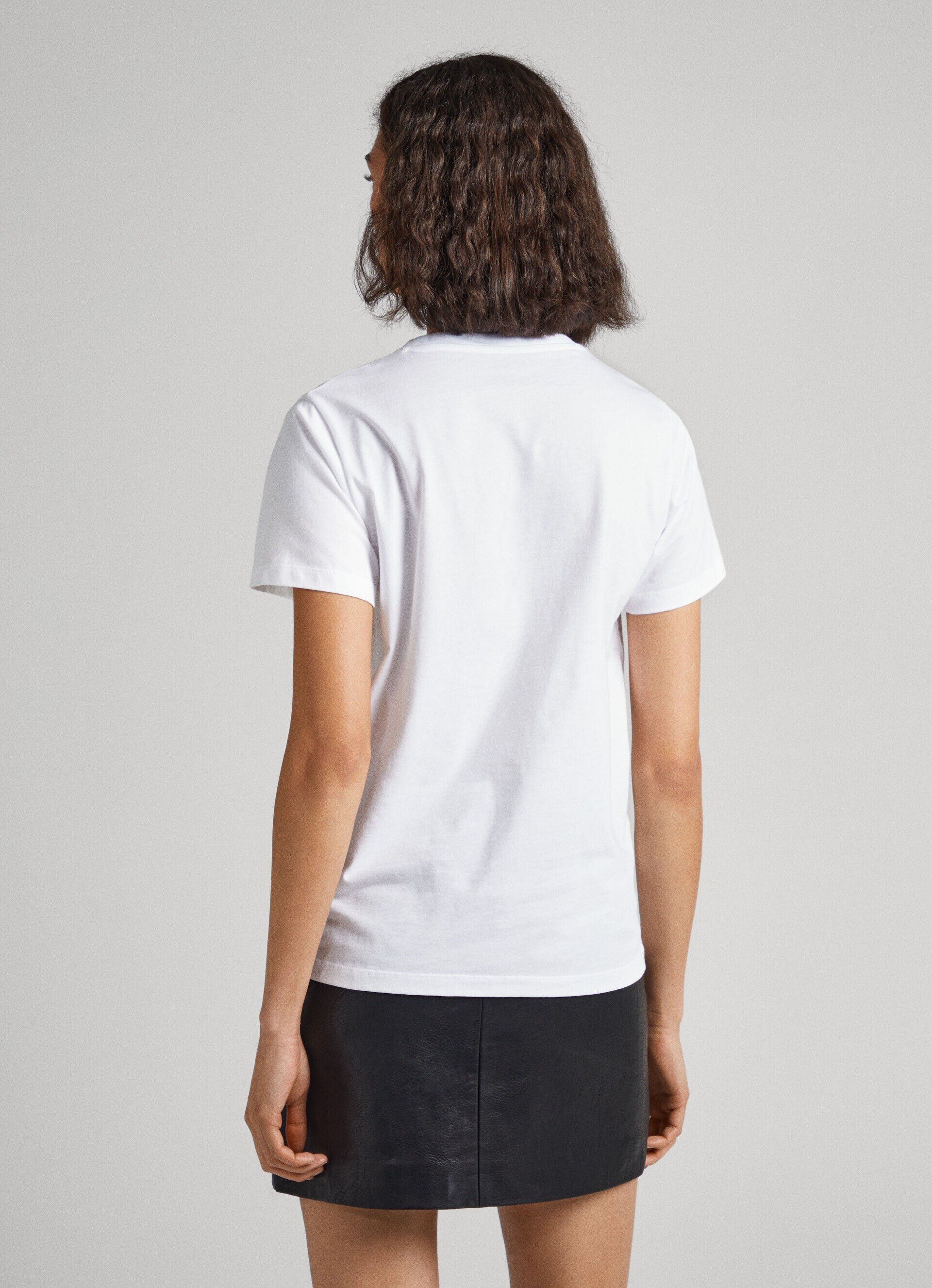 CAMISETA COM ESTAMPA FLORAL - branca