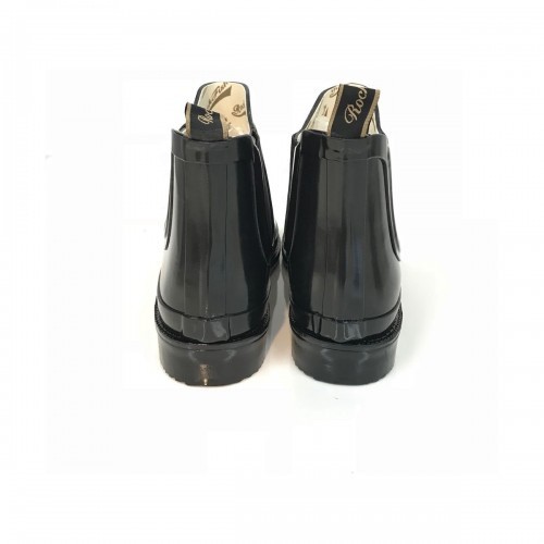 Botas femininas Urban Gloss na cor preta.