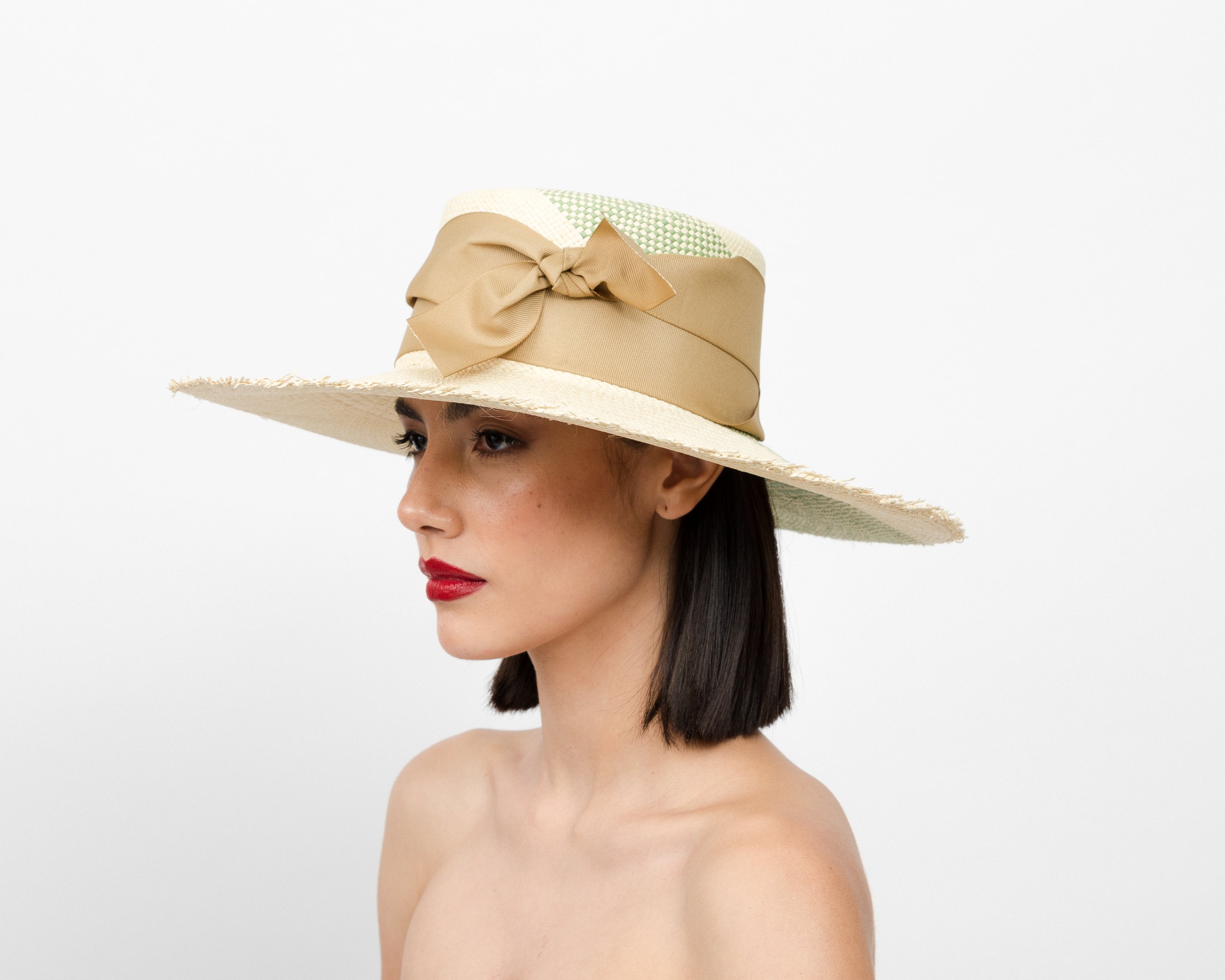 Chapeau à longs bords en cuir cordovan effiloché « Caracol »