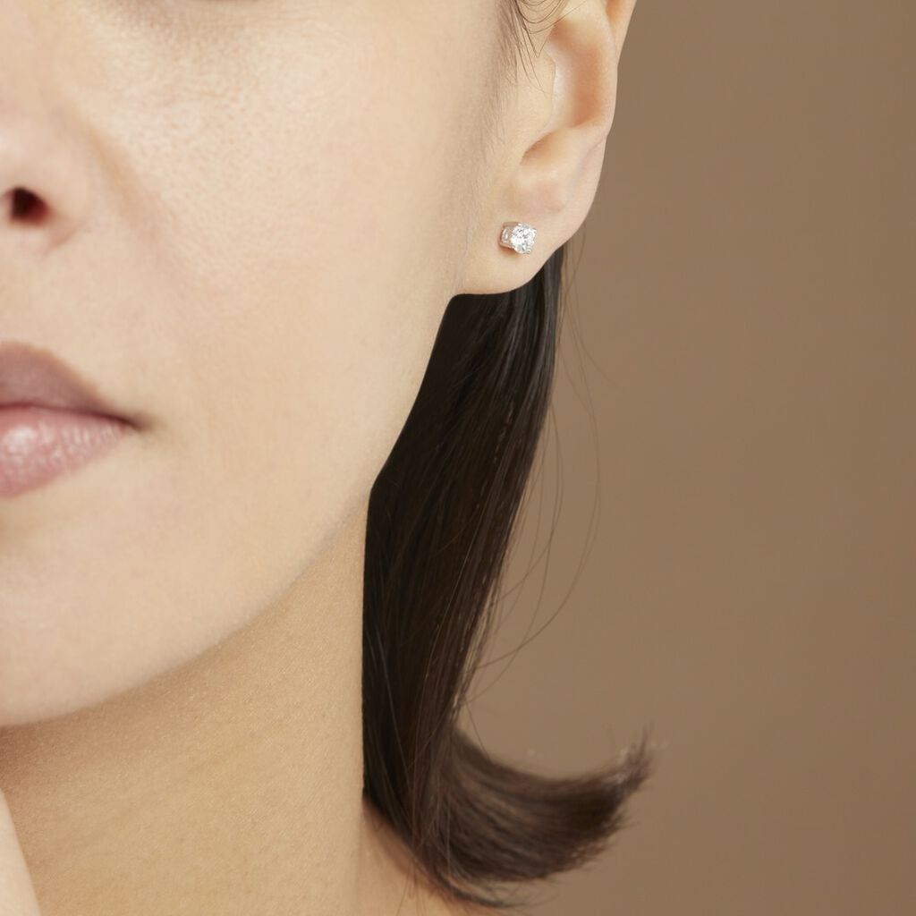 Boucles D'oreilles Puces 4 Griffes Or Blanc Diamant Synthetique