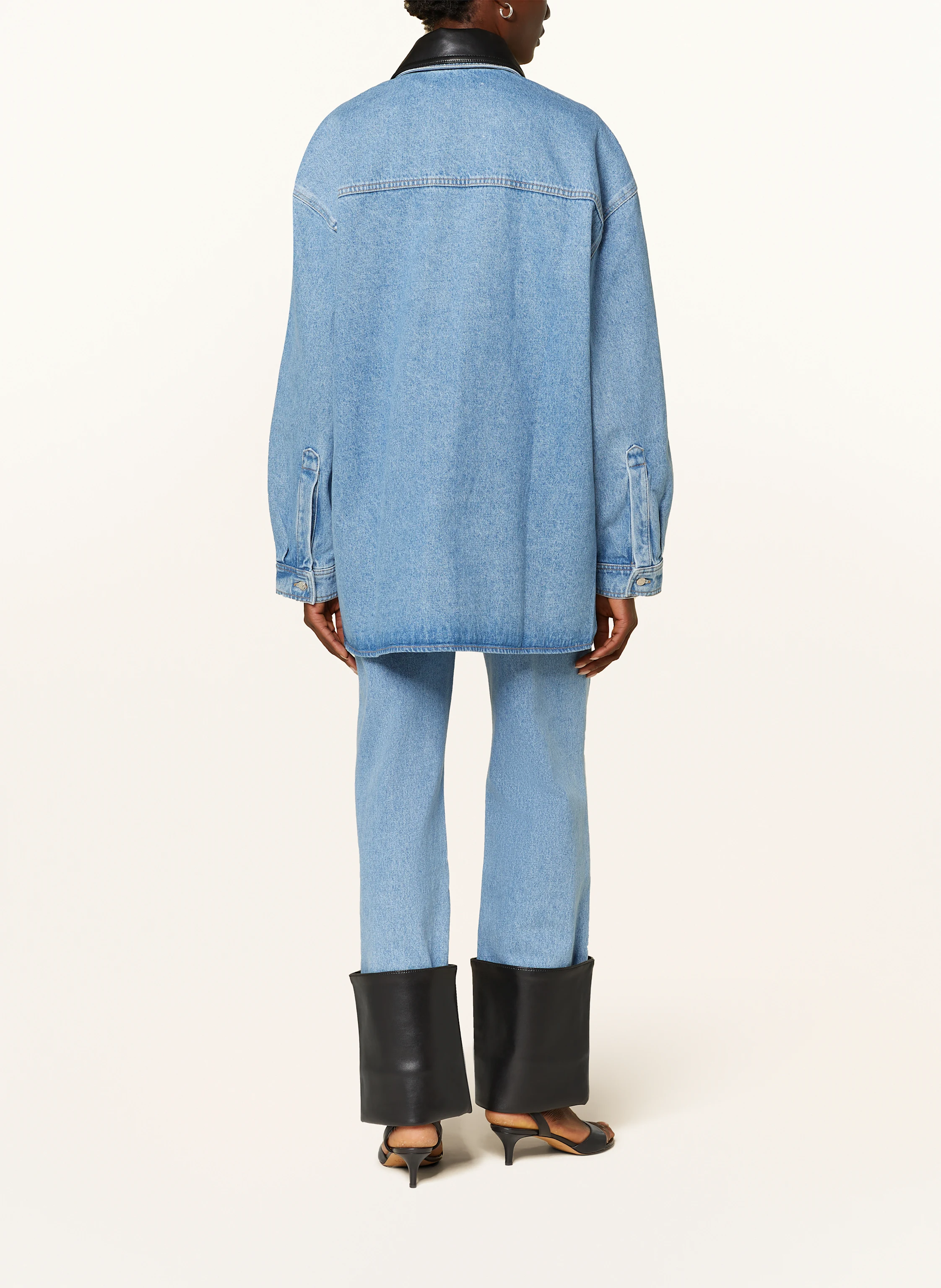 Nanushka Oversized-Jeansjacke BEAUX mit abnehmbarem Kragen