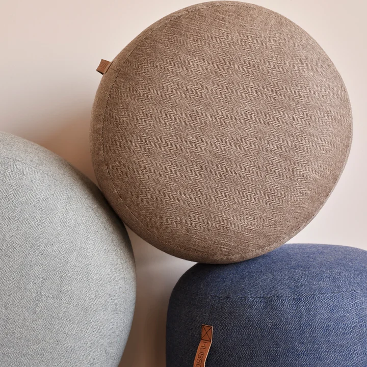 Hübsch Interior - Pouf mit Ledergriff, Ø 70 x H 35 cm, grau
