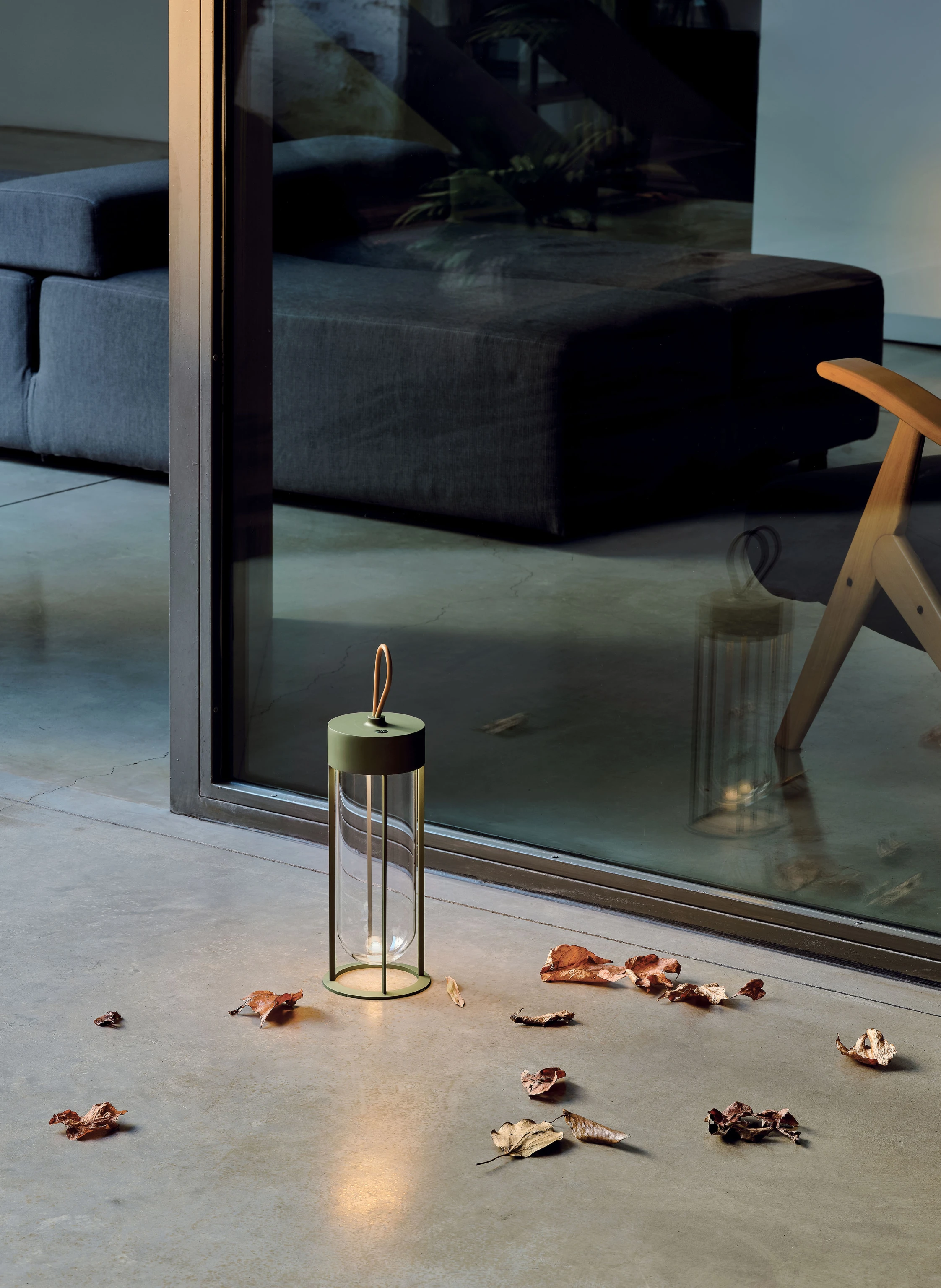 FLOS Tischleuchte IN VITRO UNPLUGGED