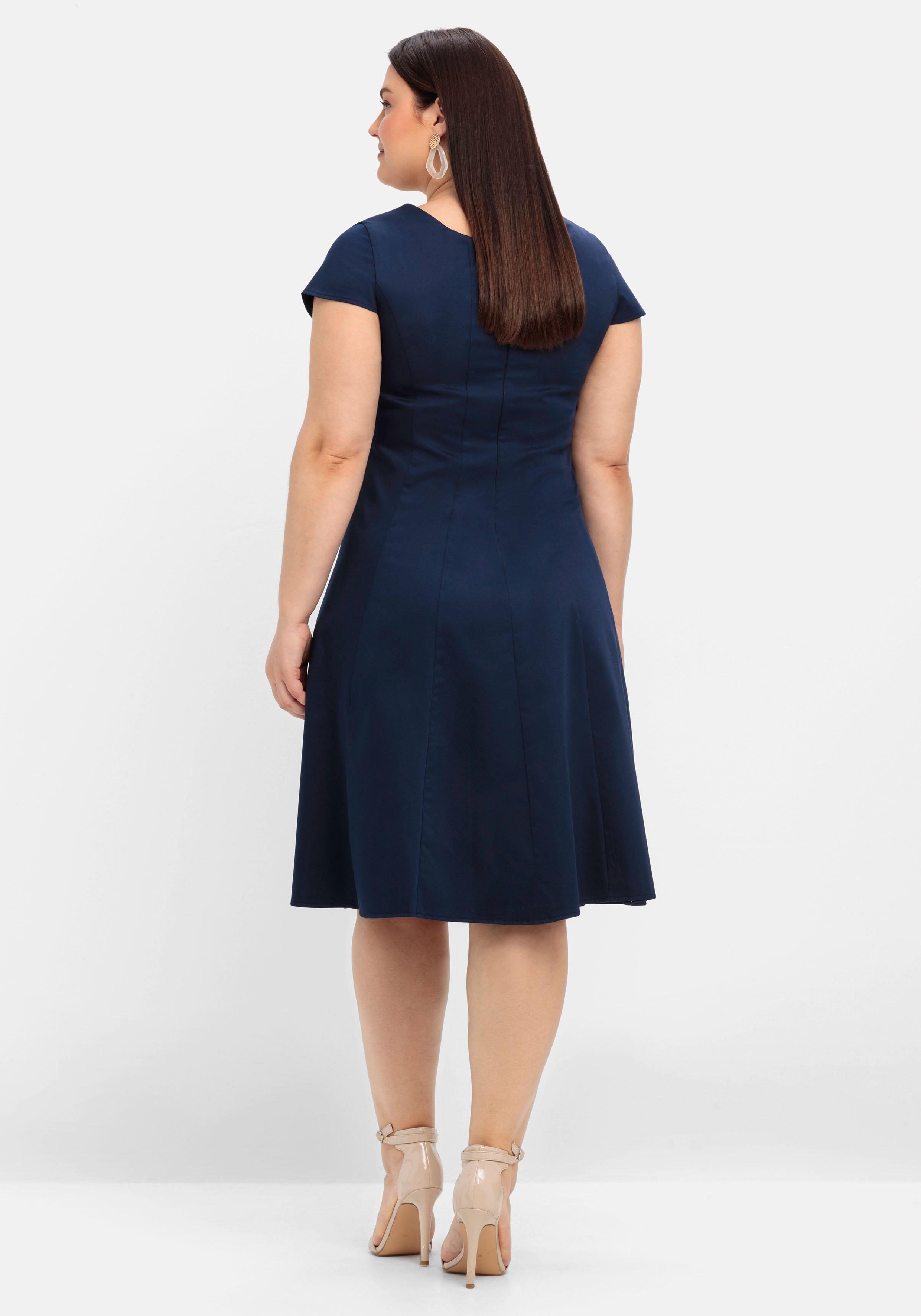 Cocktailkleid in A-Linie, in Bahnenform