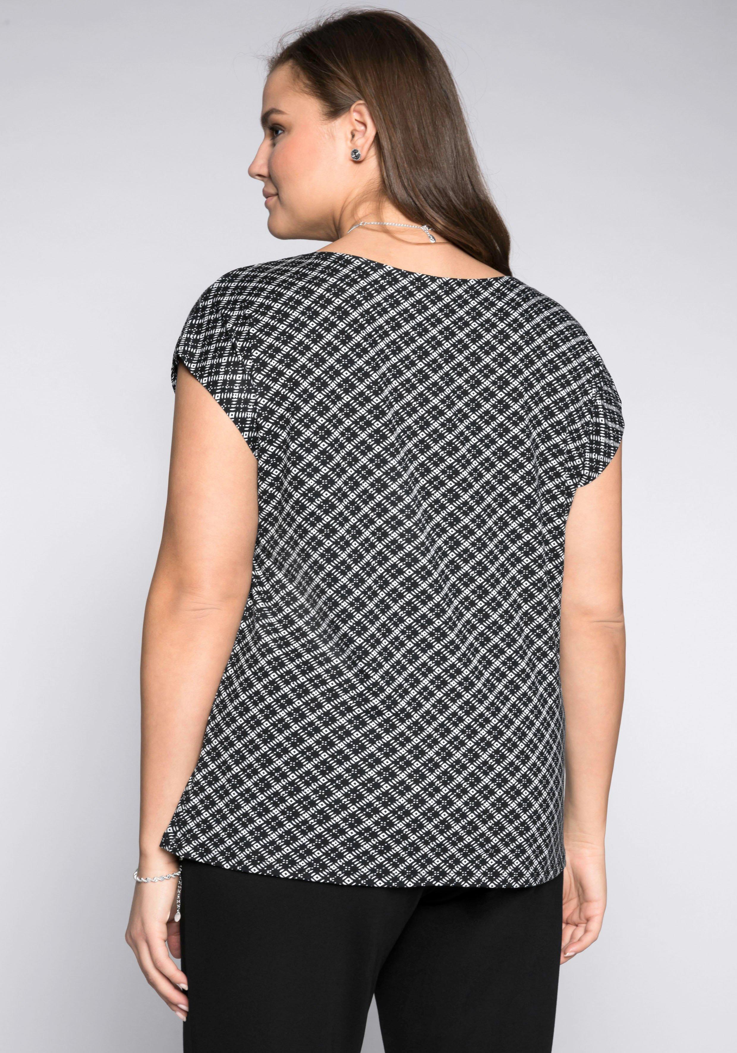 Shirt mit Falten seitlich am Ausschnitt