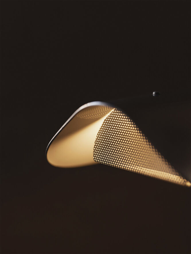 Audo Copenhagen Wing,Table Lamp,Aluminum Grå