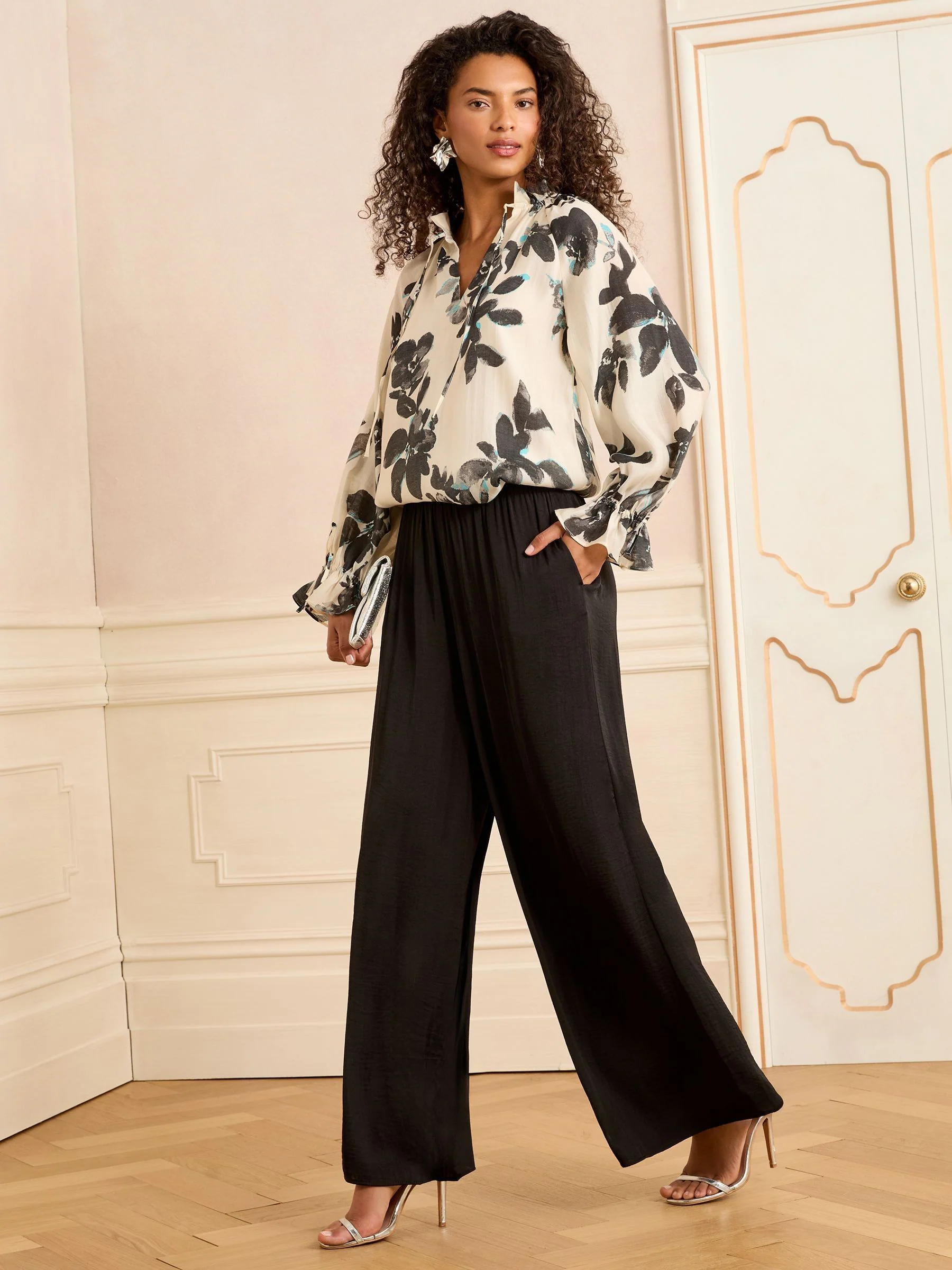Wit Ecru Bloemen - Love & Roses Printed Shirred Notch Neck Long Sleeve Blouse
