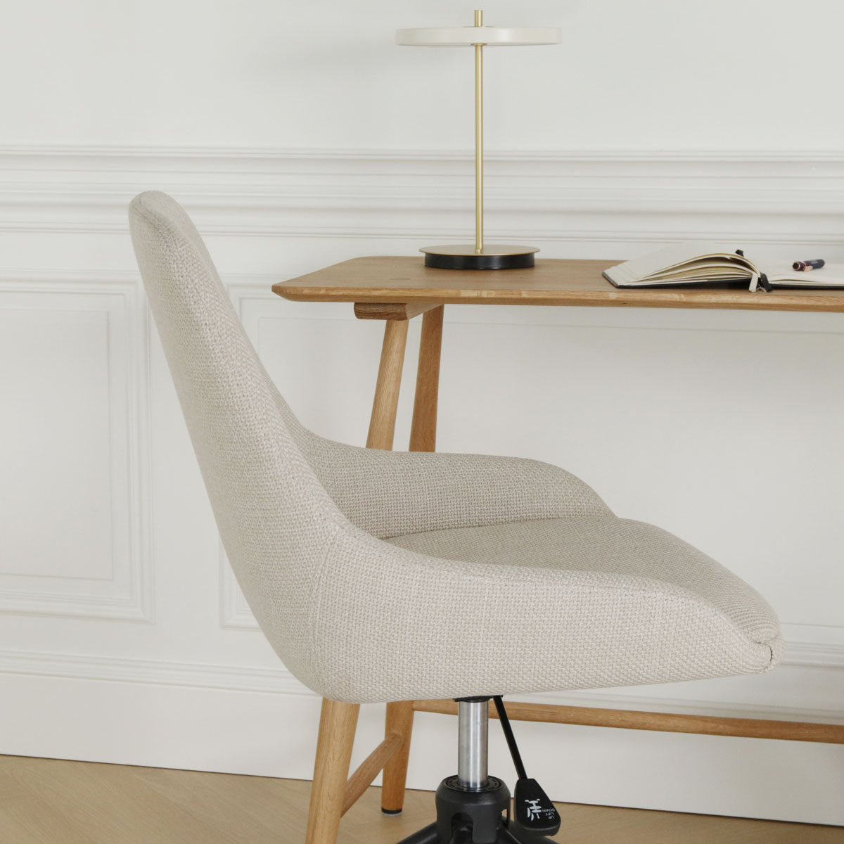 Bureaustoel Nout-Isa beige - zwart onderstel