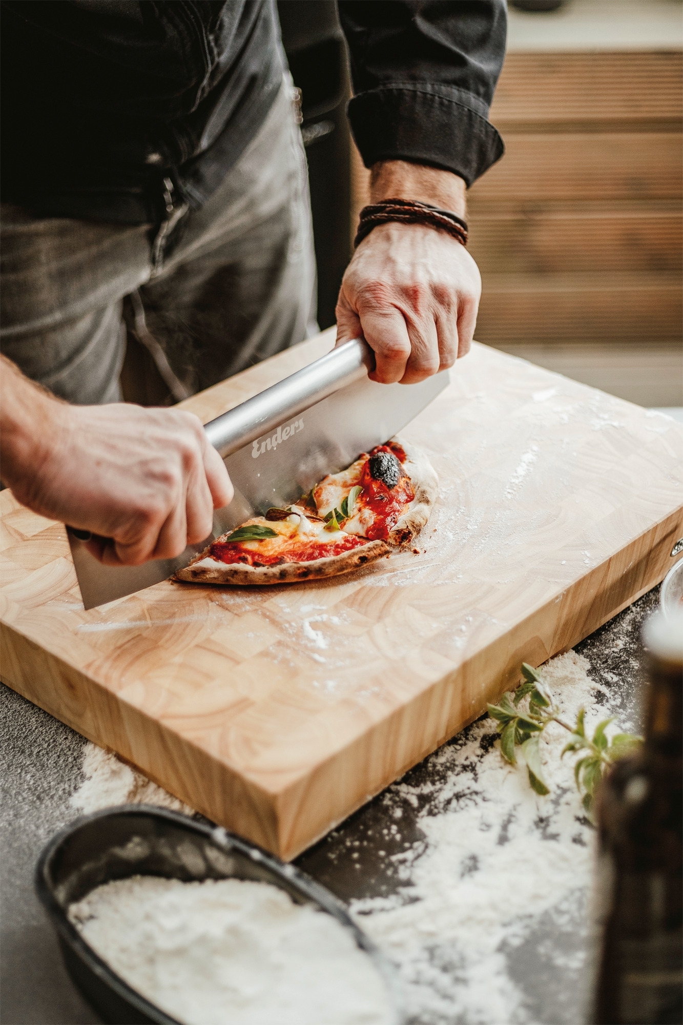 Enders Pizzaschneider aus Edelstahl