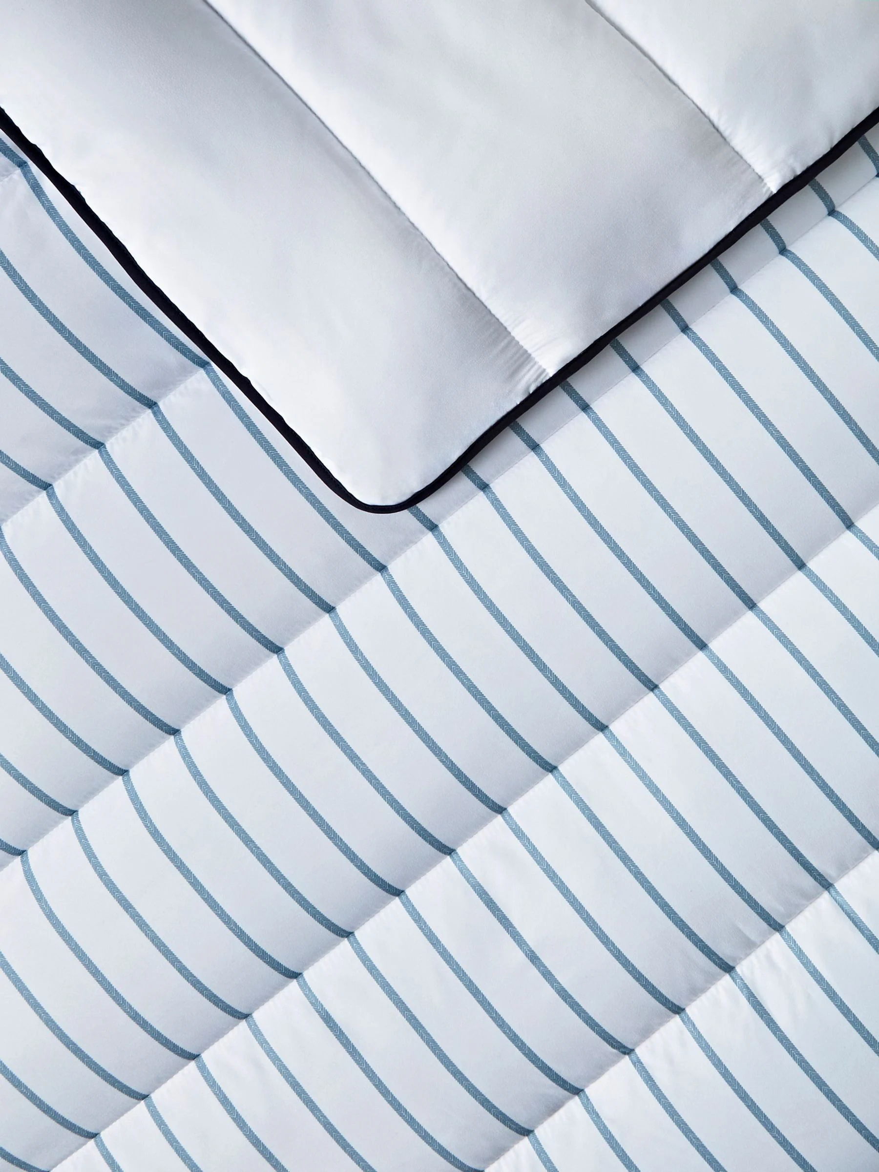 Night Lark Coverless Duvet and Pillowcase Set