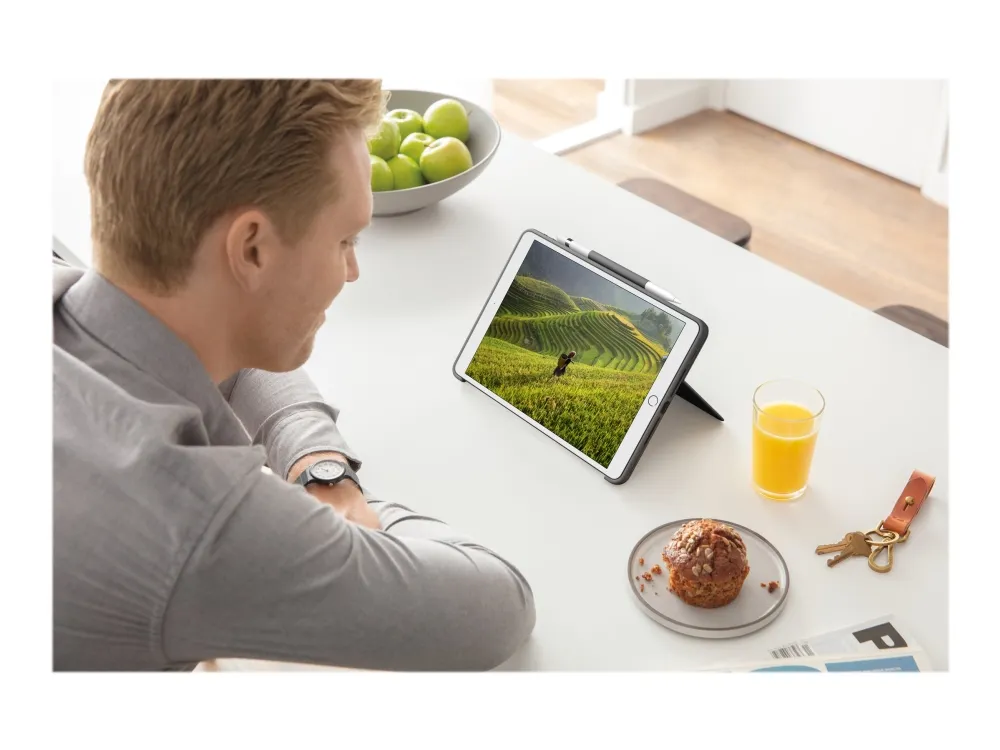 Logitech Combo Touch - tastatur og folioetui - med pegefelt - baggrundsbelyst - Apple Smart-stik - QWERTY - nordisk (dansk/finsk/norsk/svensk) - grafit - til Apple 11