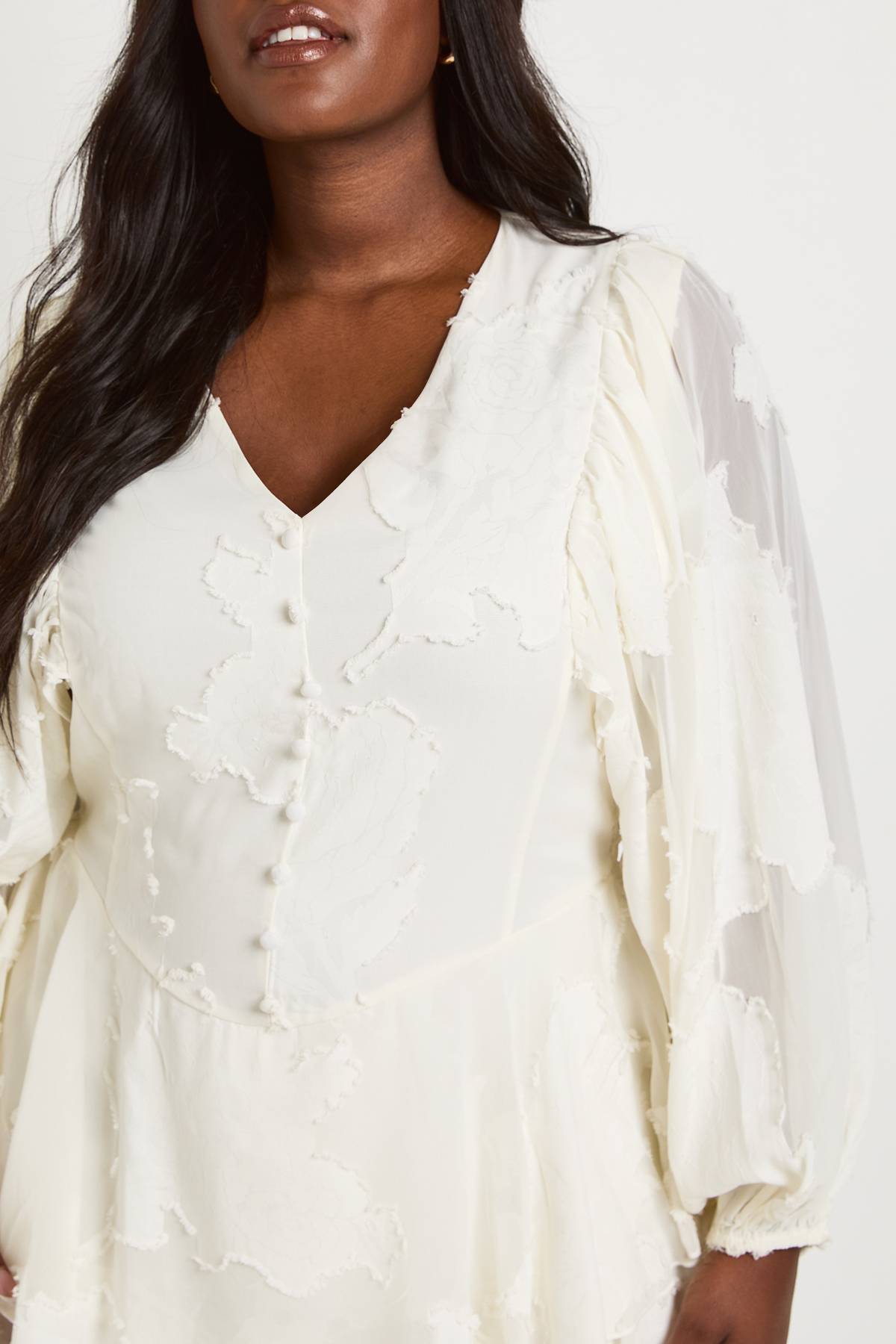 boohoo Robe Patineuse Grande Taille À Motif Floral Dévoré Avec Manches Bouffantes Et Ourlet À Volants
