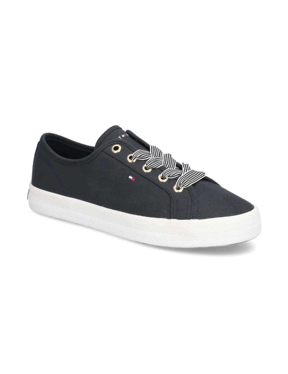 ESSENTIAL NAUTICAL SNEAKER