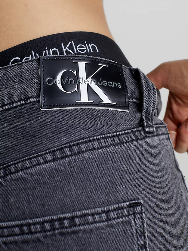 Calça jeans reta dos anos 90