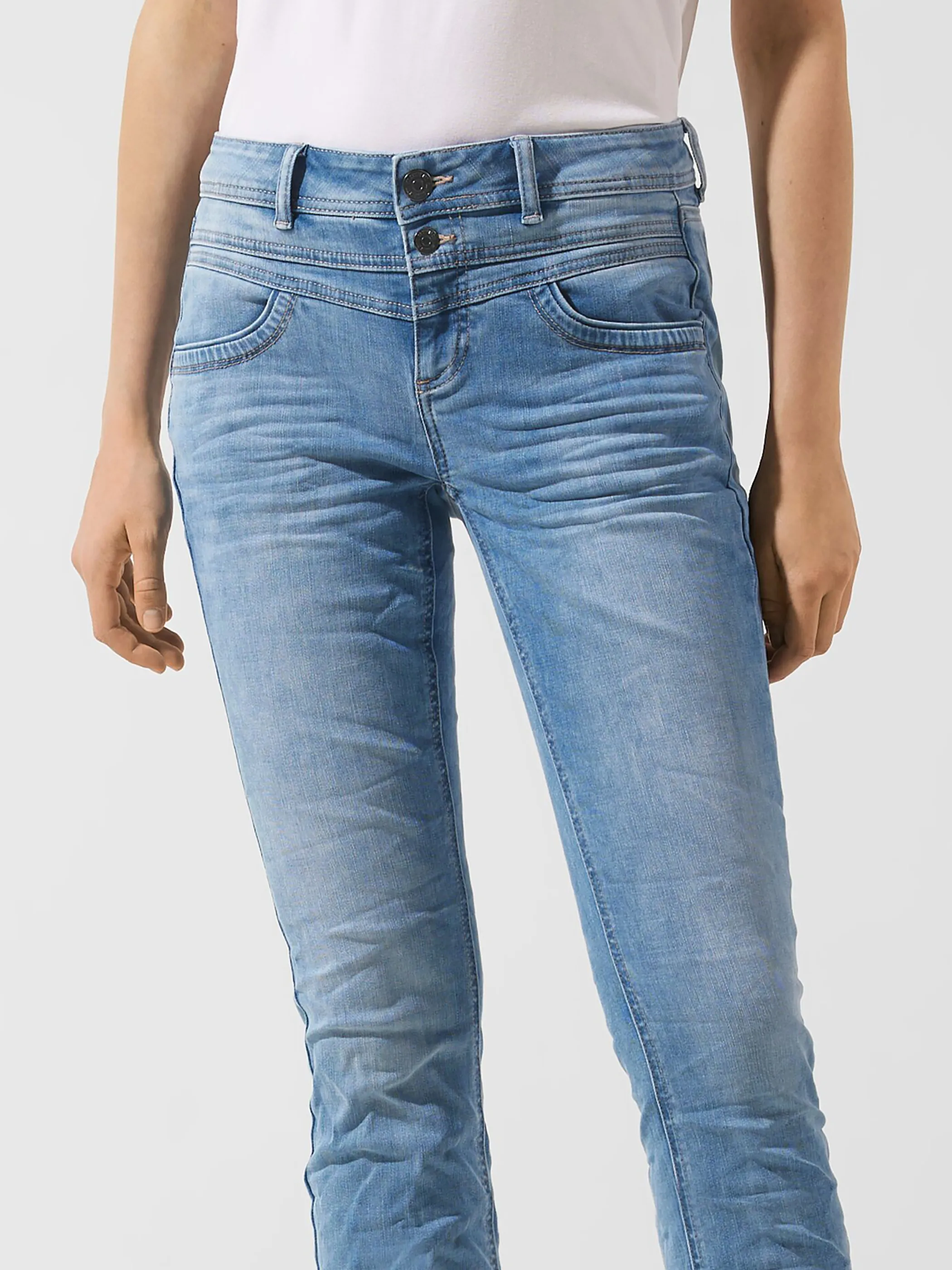 Damen Jeans in heller Waschung