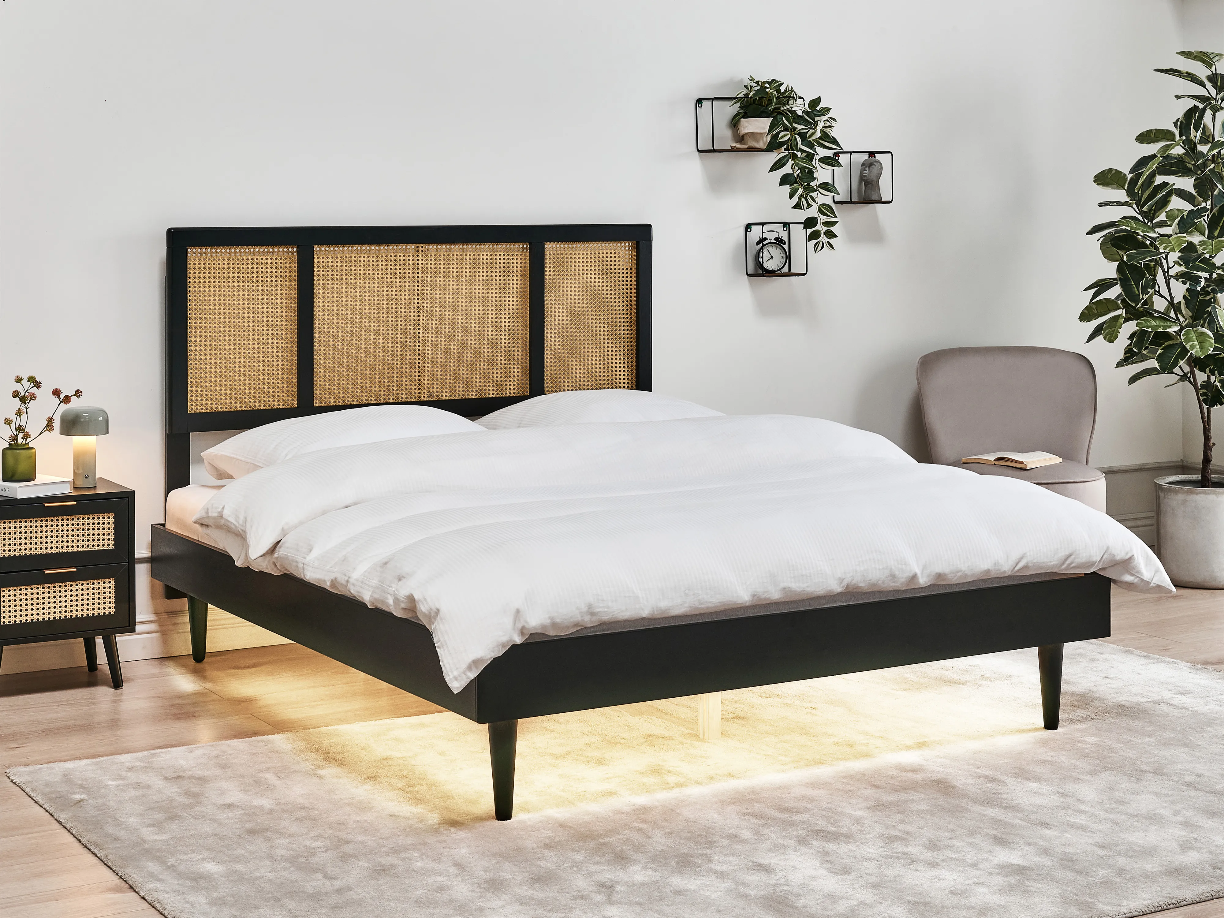 Bed met LED-verlichting Rotan AURAY 160 x 200 cm Zwart