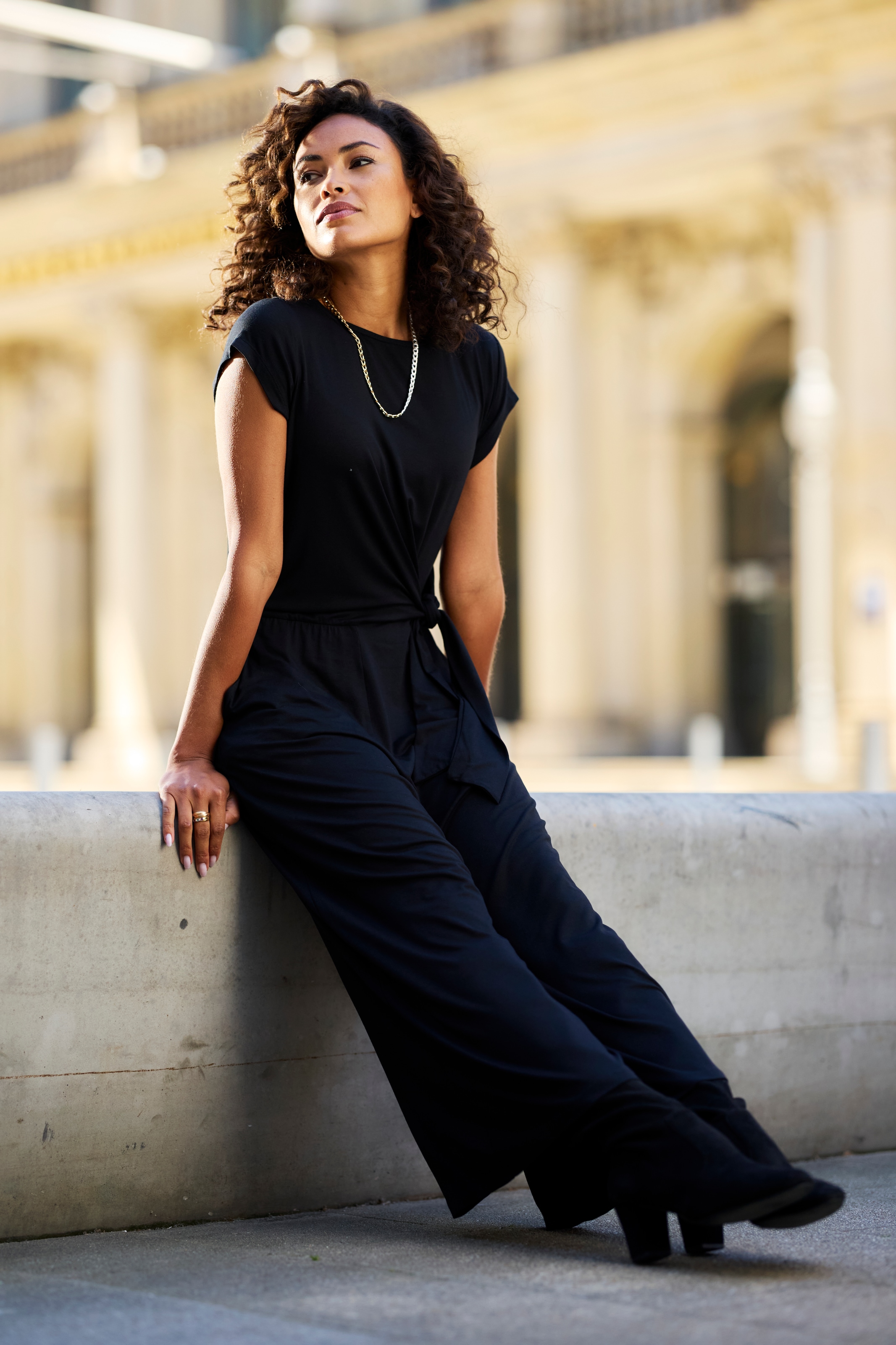LASCANA Culotte-Overall , mit Knotendetail in der Taille, femininer Jumpsuit, festlich