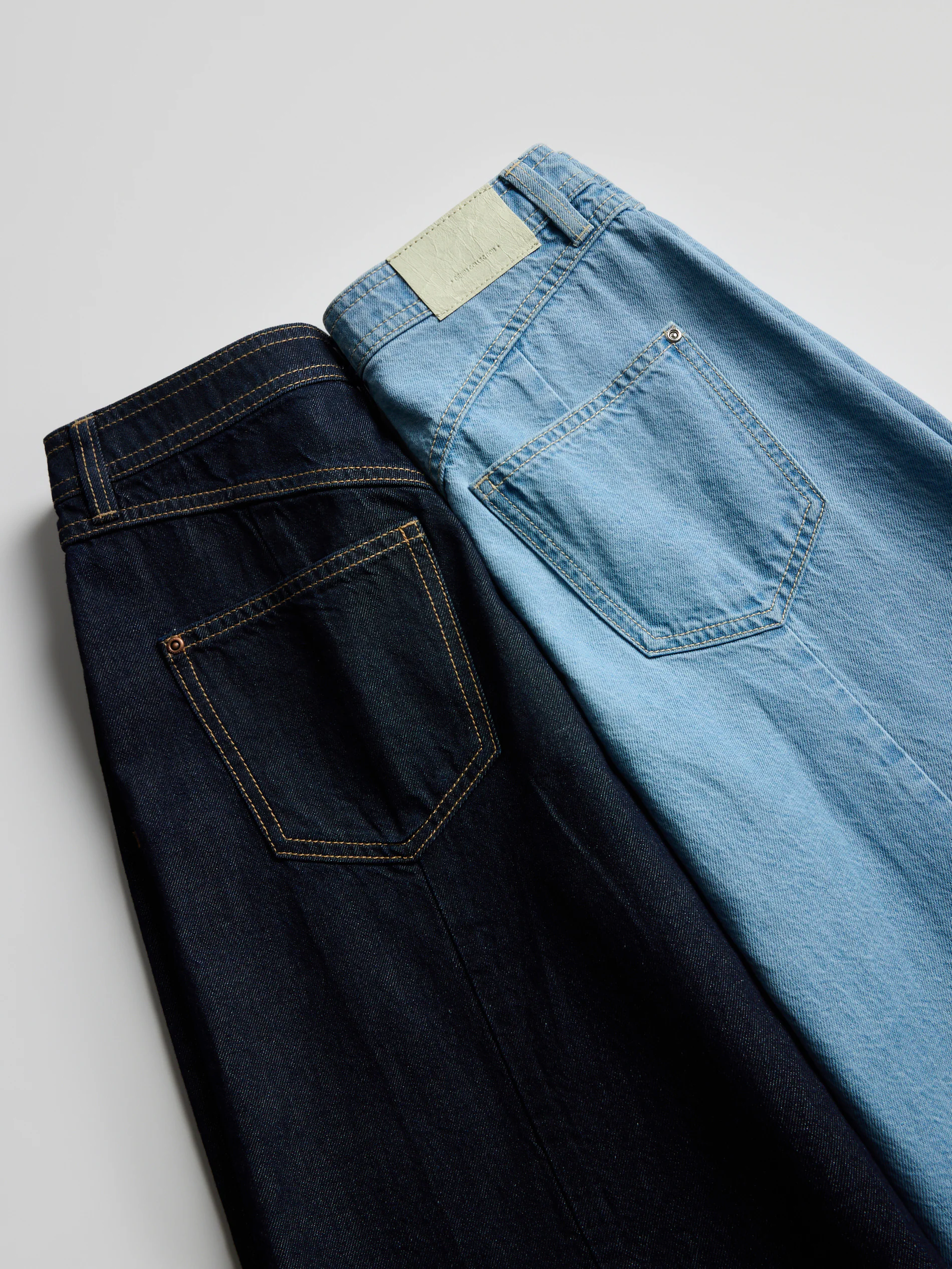 Wide-Leg-Jeans mit Ziernaht