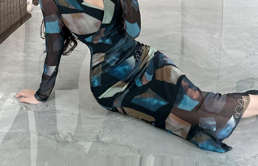 Maine - Midi-jurk met lange mouwen, V-hals, bloemenprint en gerimpelde mesh