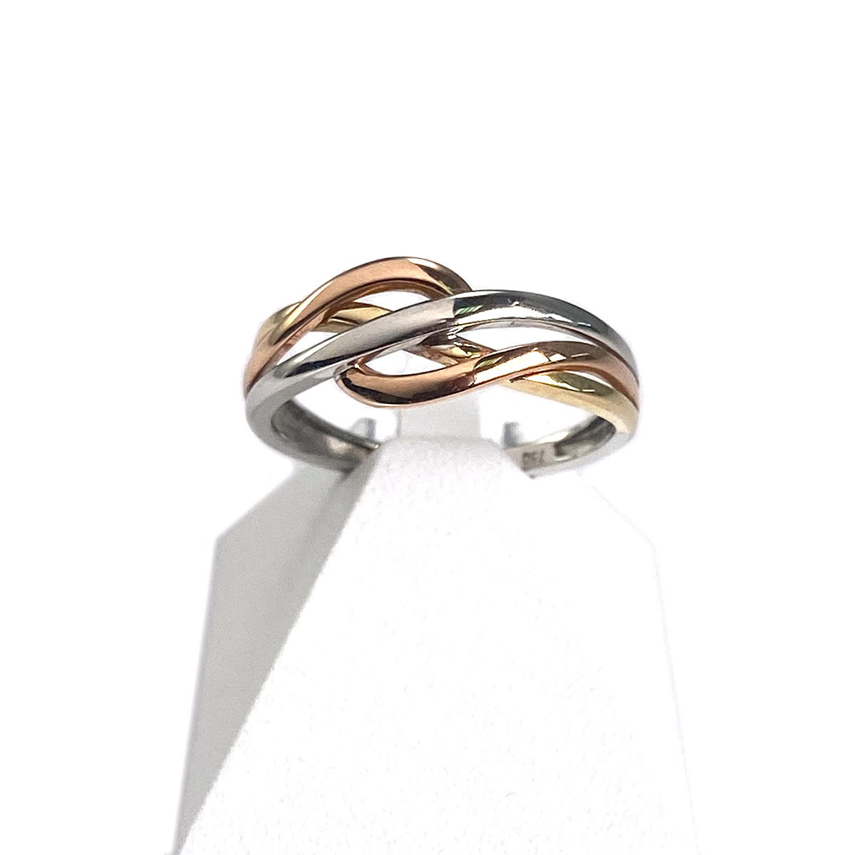 Bague d'occasion 3 ors 750 anneaux entrelacés