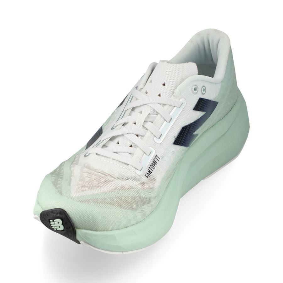 New Balance Chaussures de Running FuelCell Rebel V4 - Blanc/Clay Ash