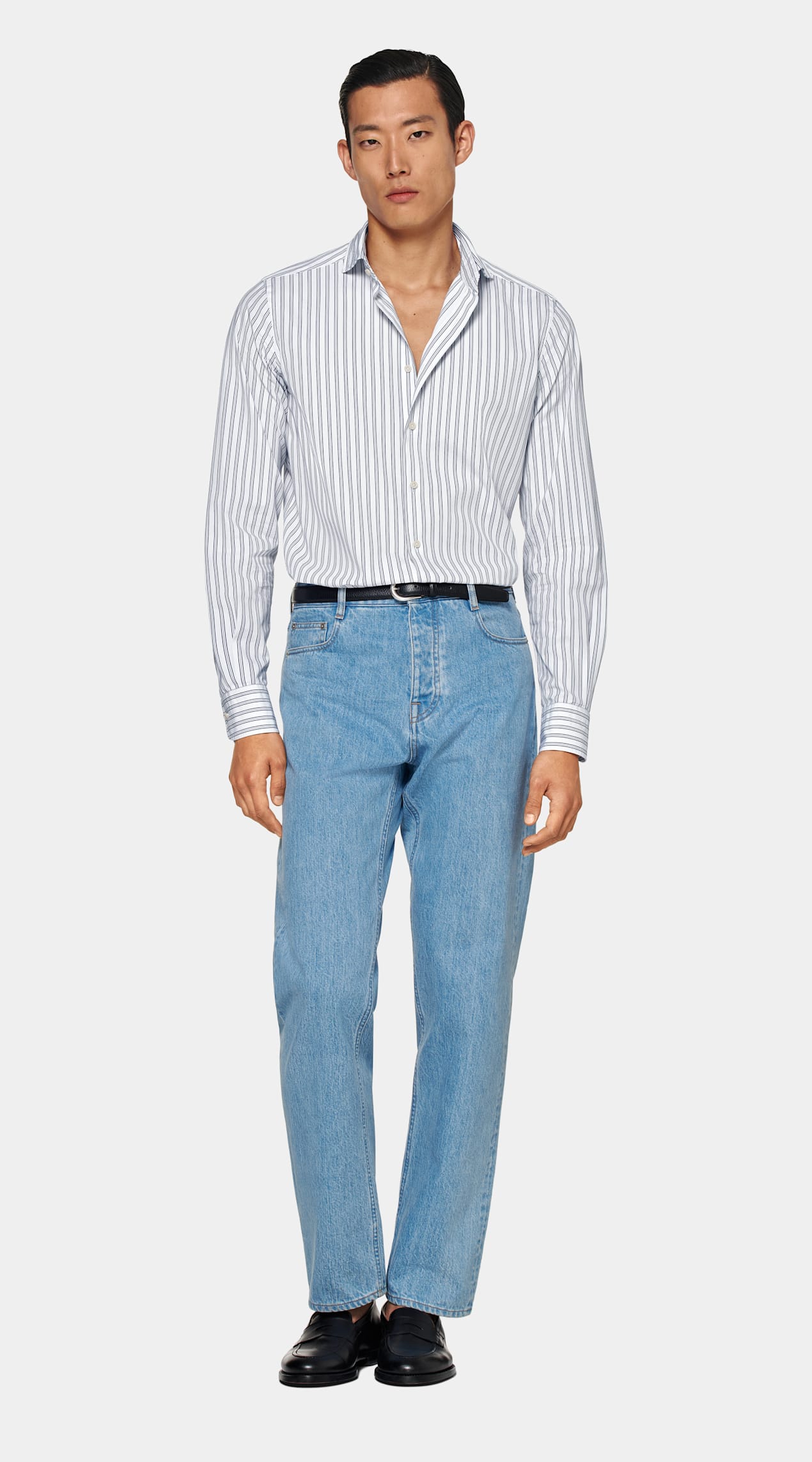 Chemise coupe ajustée bleu marine à rayures