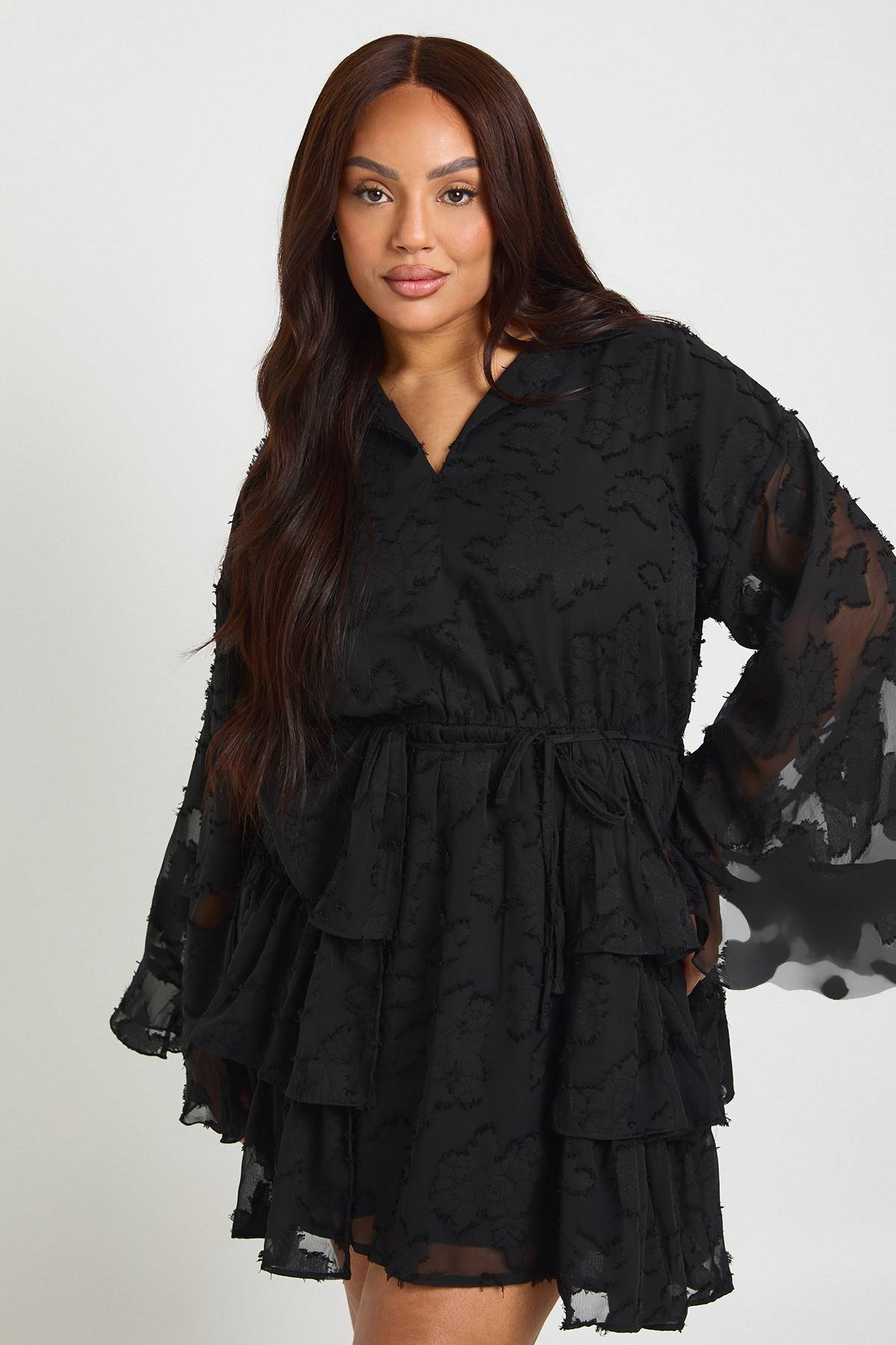boohoo Robe Patineuse Grande Taille en Mousseline Dévorée à Volants