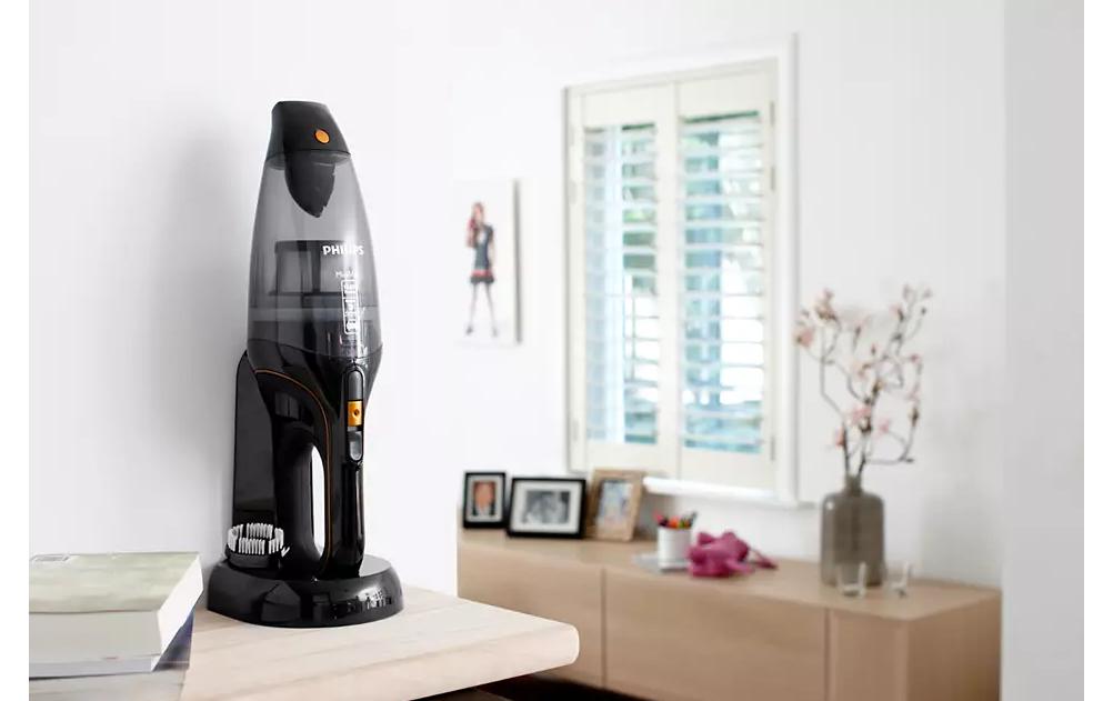 Akku-Handsauger MiniVac FC6149/02 Schwarz<br>Handstaubsauger mit Ladestation, Bürstenaufsatz und Fugendüse