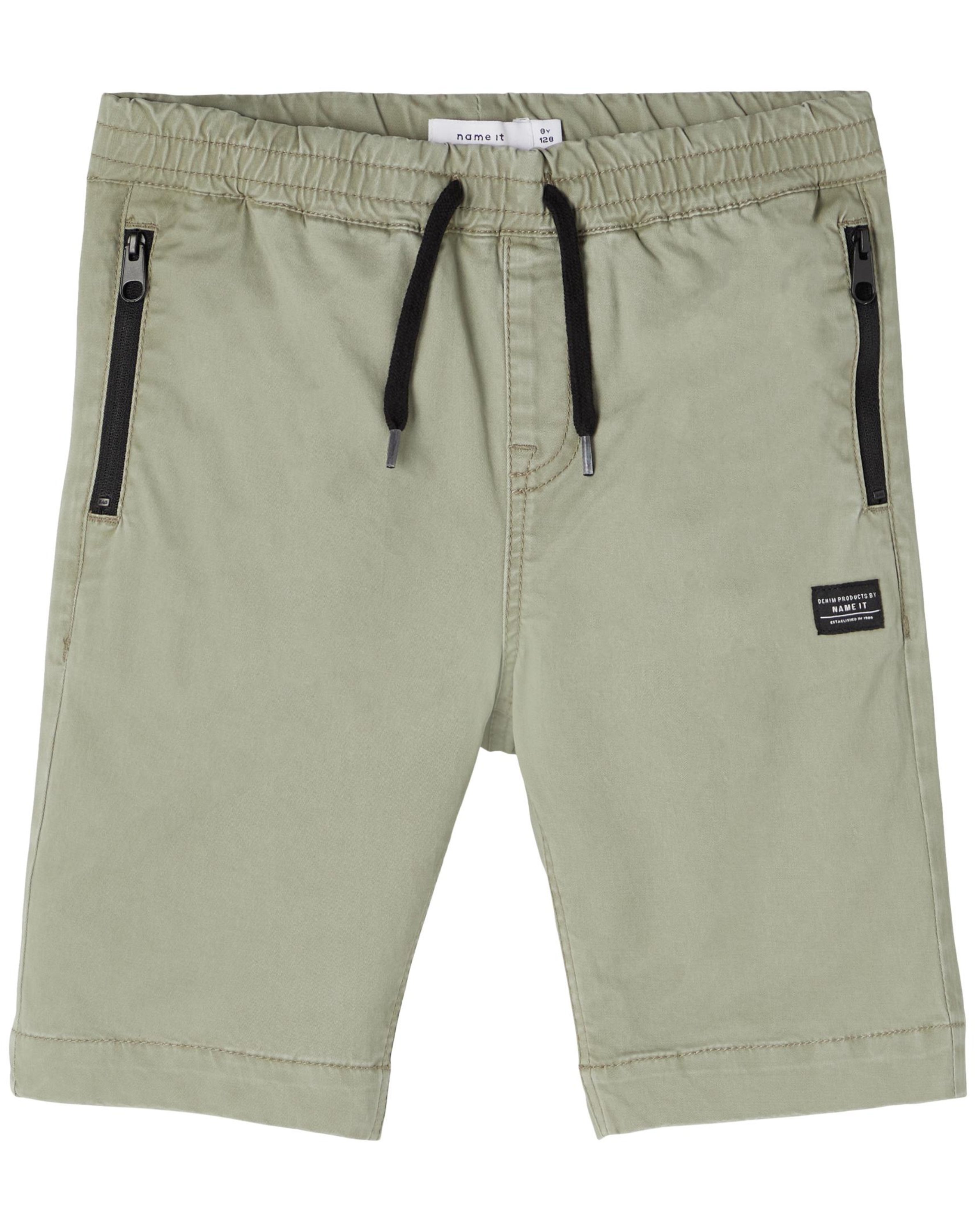 Bermudas NKMRYAN TWITHILSE in overland trek