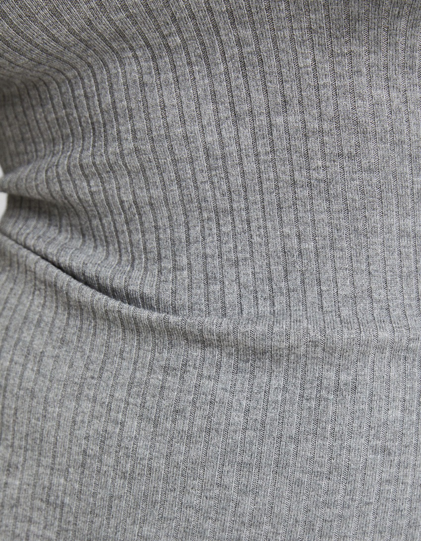 Vestido midi de manga comprida com gola polo