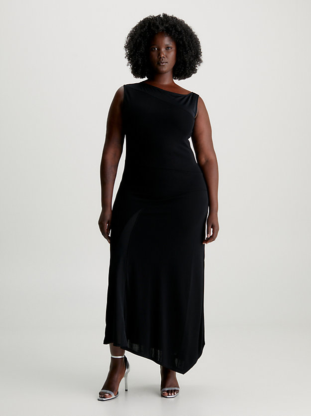 Vestido fluido com painéis transparentes