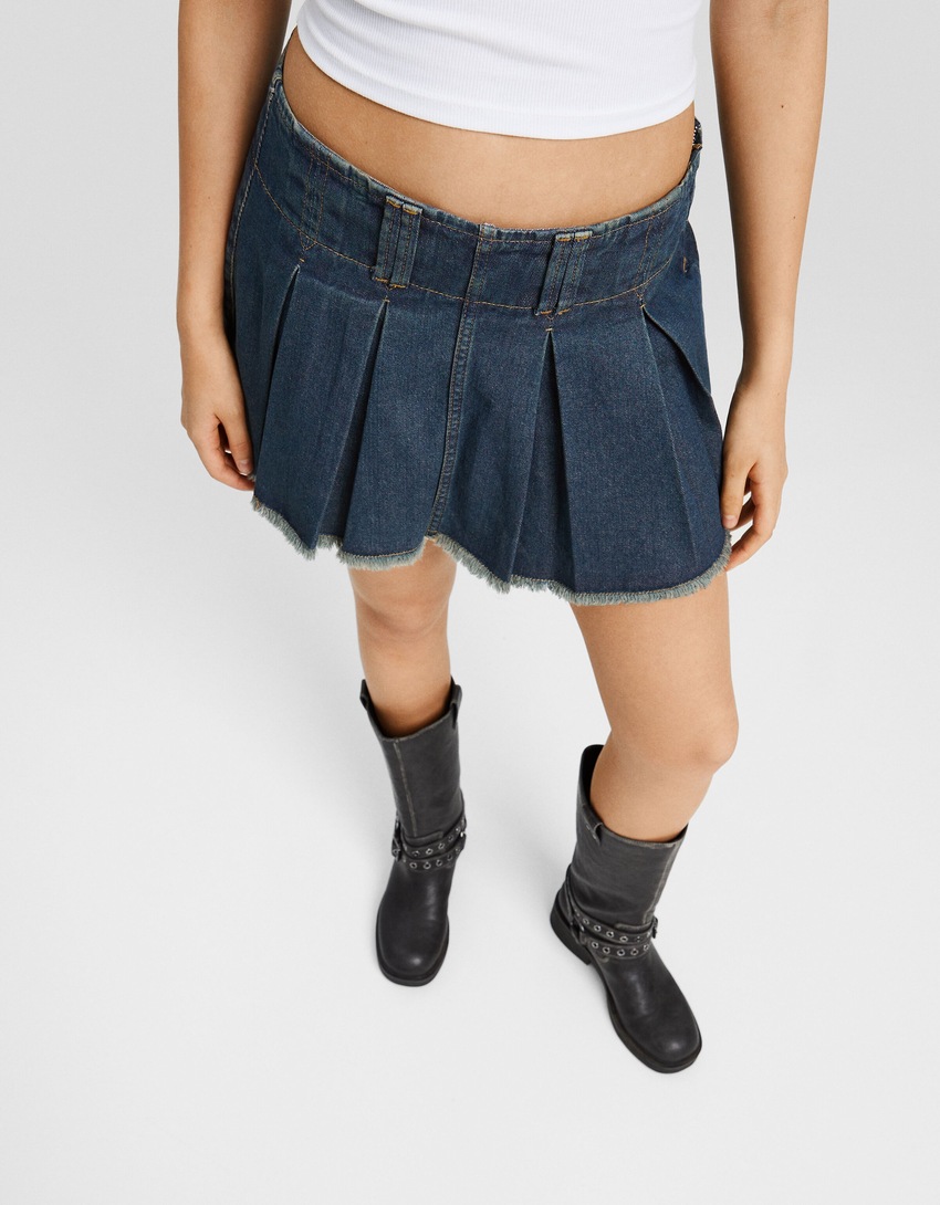 saias-calça plissadas em denim desbotado