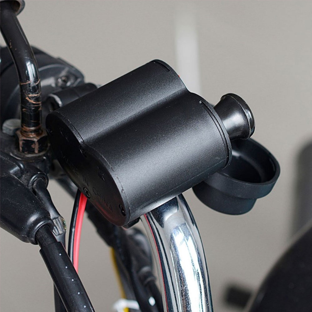 (2.5A) 2in1 Dual USB Ladegerät mit Zigarettenanzünder 12-24V (Spritzwassergeschützt) für Motorrad / Roller / Töff - Schwarz