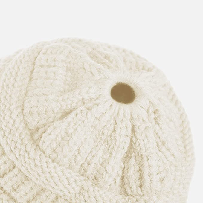 Damen Strickmütze mit Zopfloch Winter Mütze für Pferdeschwanz   Zöpfe (One Size) - Weiss